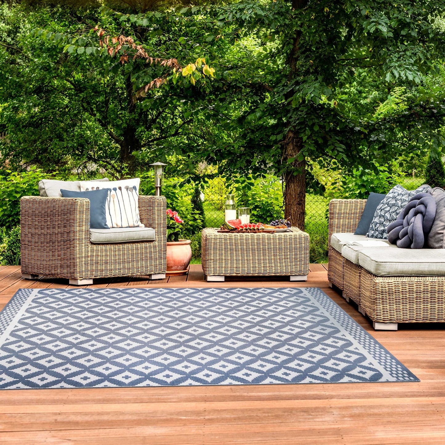Superior Modern Geometric Lattice Indoor Outdoor Area Rug - Grey