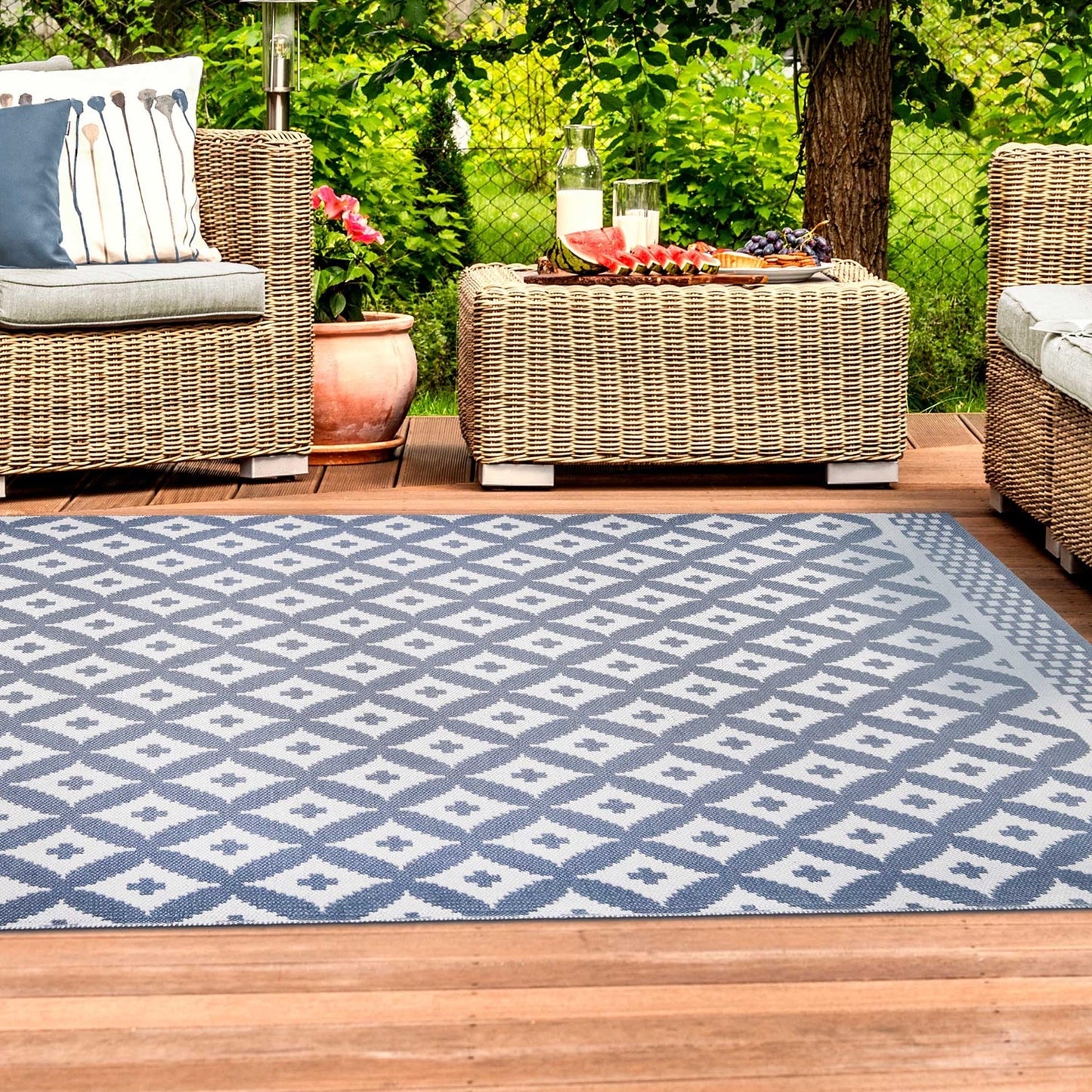 Superior Modern Geometric Lattice Indoor Outdoor Area Rug - Grey