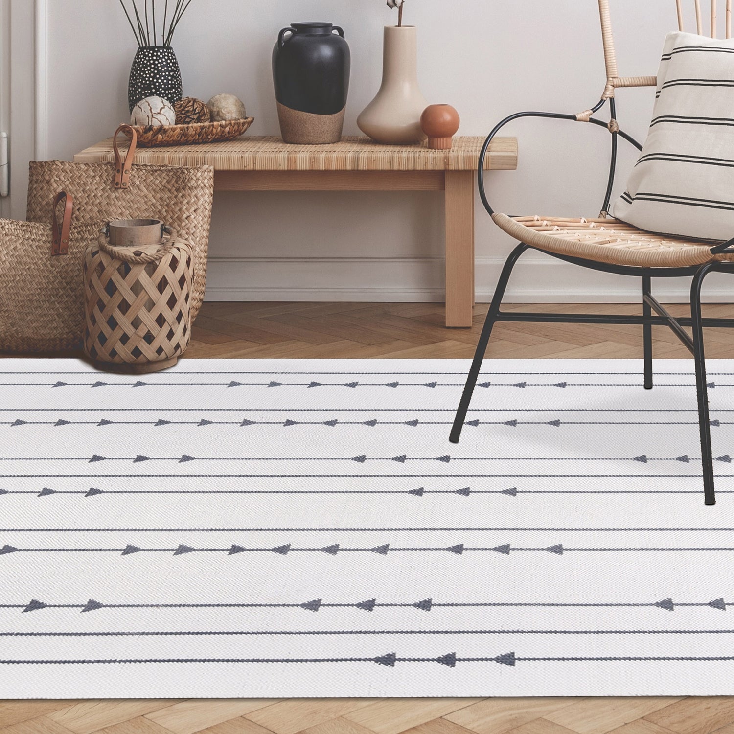 Superior Bohemian Arrow Line Pattern Indoor Outdoor Area Rug - Ivory