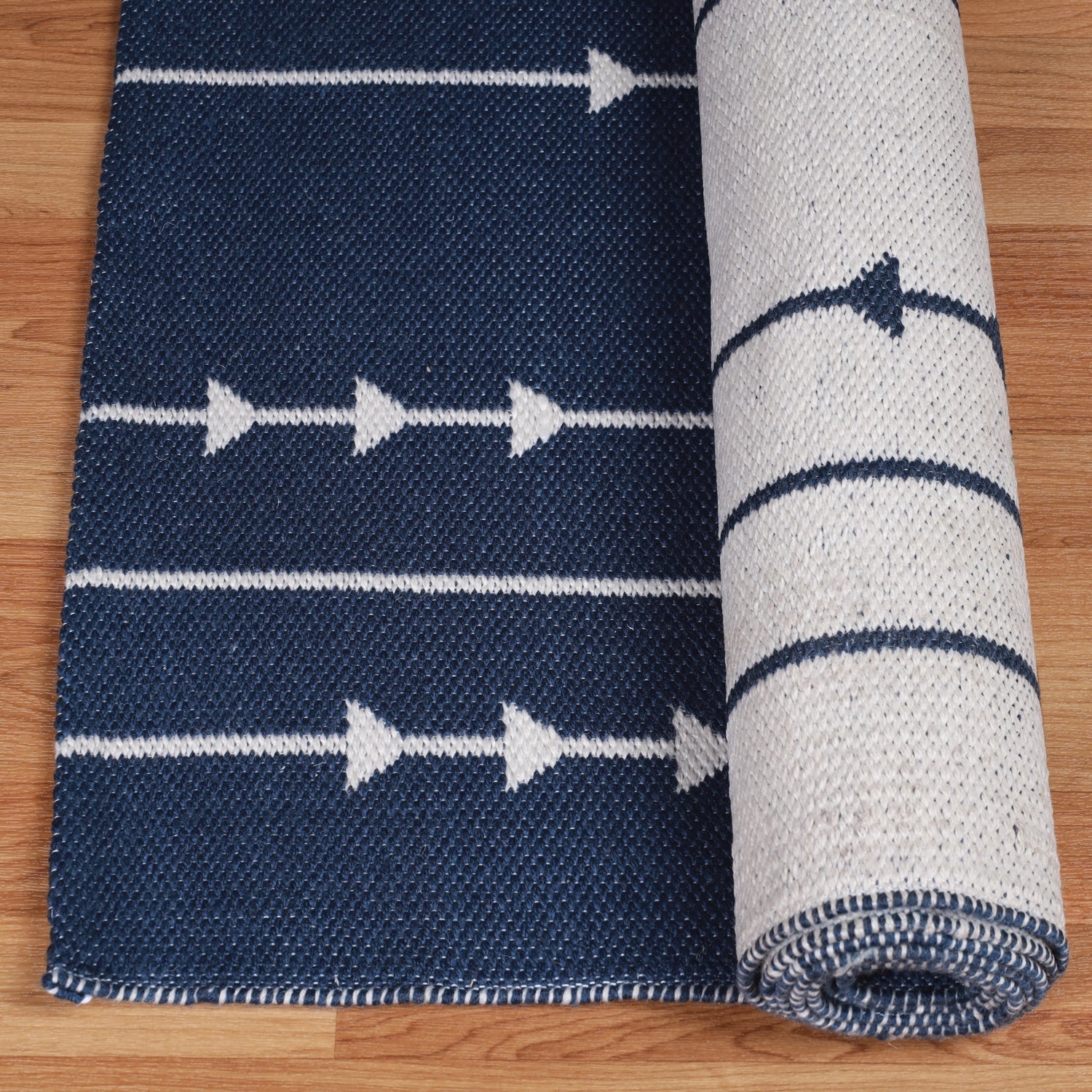 Superior Bohemian Arrow Line Pattern Indoor Outdoor Area Rug - Navy Blue