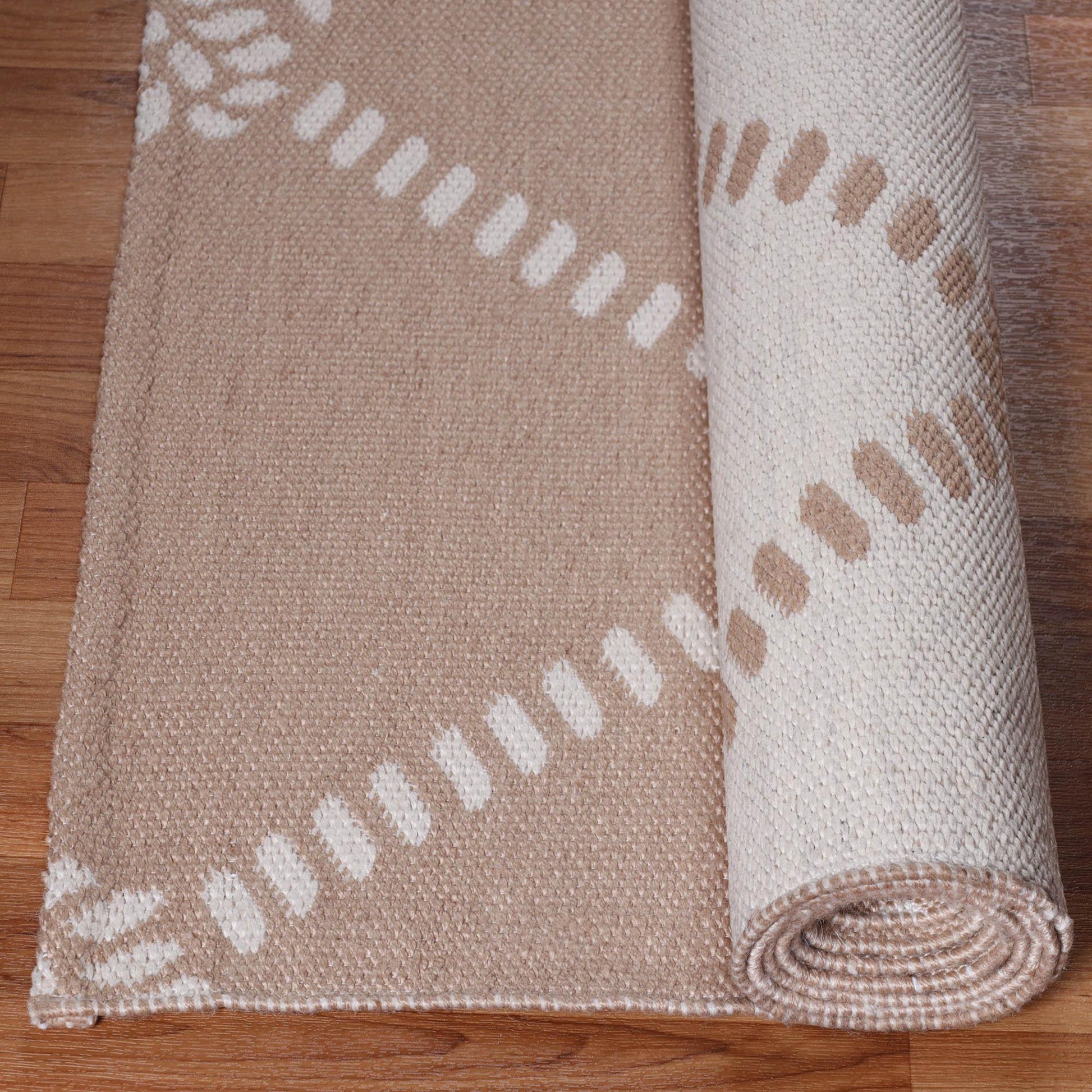 Superior Coastal Geometric Lattice Indoor Outdoor Luxurious Area Rug - Beige