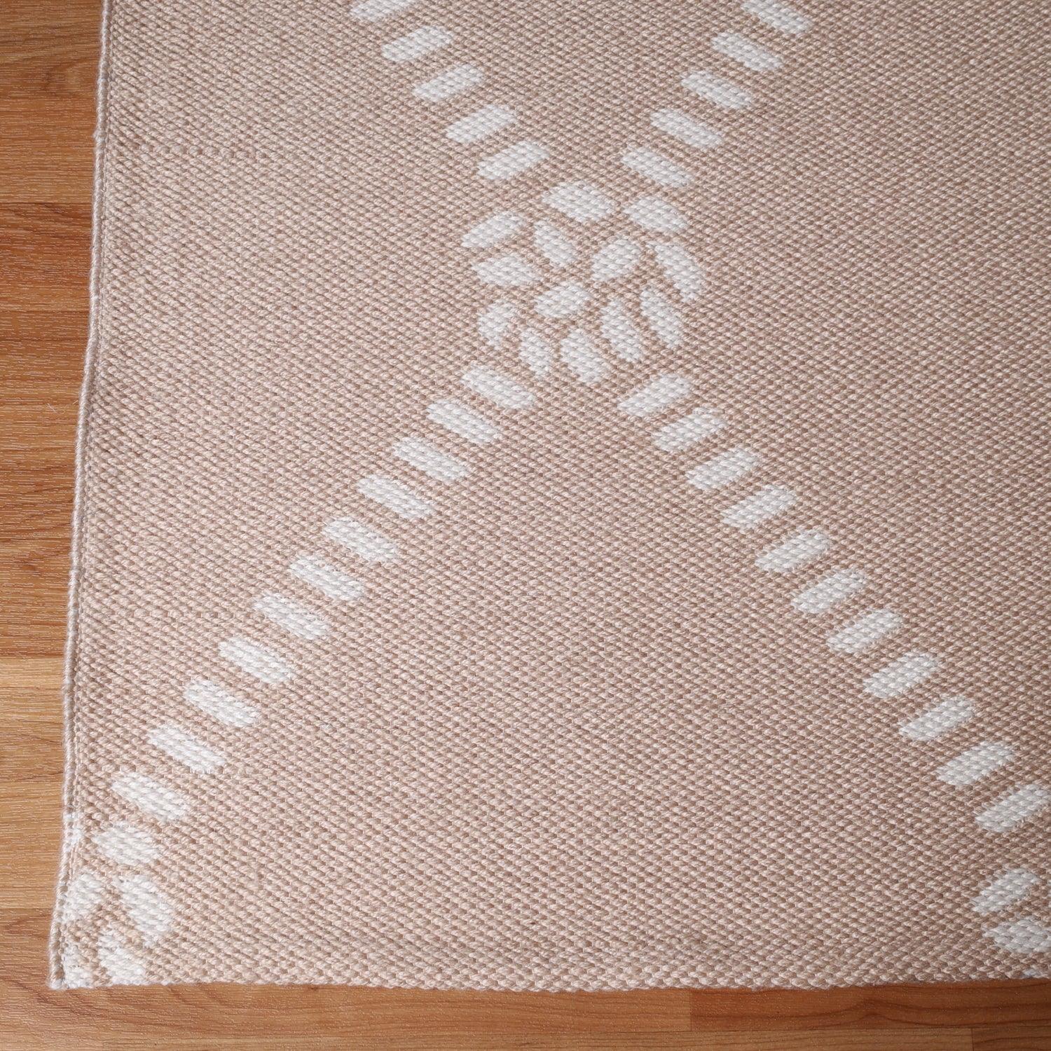 Superior Coastal Geometric Lattice Indoor Outdoor Luxurious Area Rug - Beige