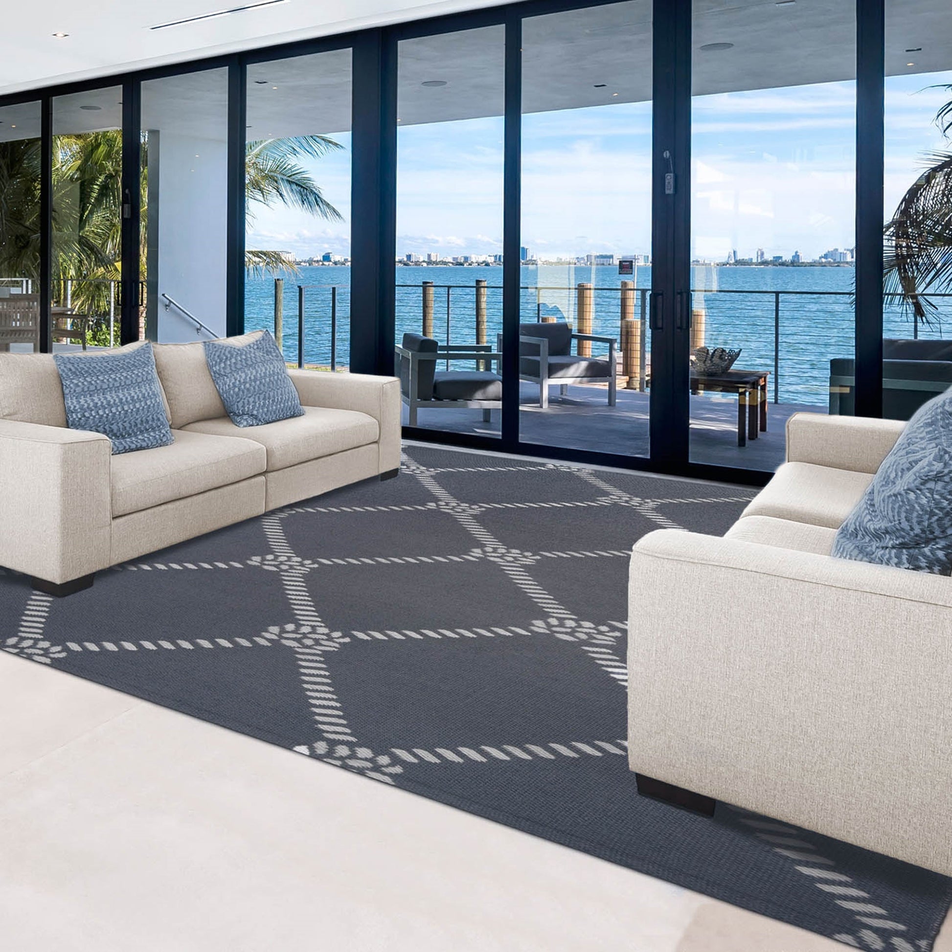 Superior Coastal Geometric Lattice Indoor Outdoor Luxurious Area Rug - Grey