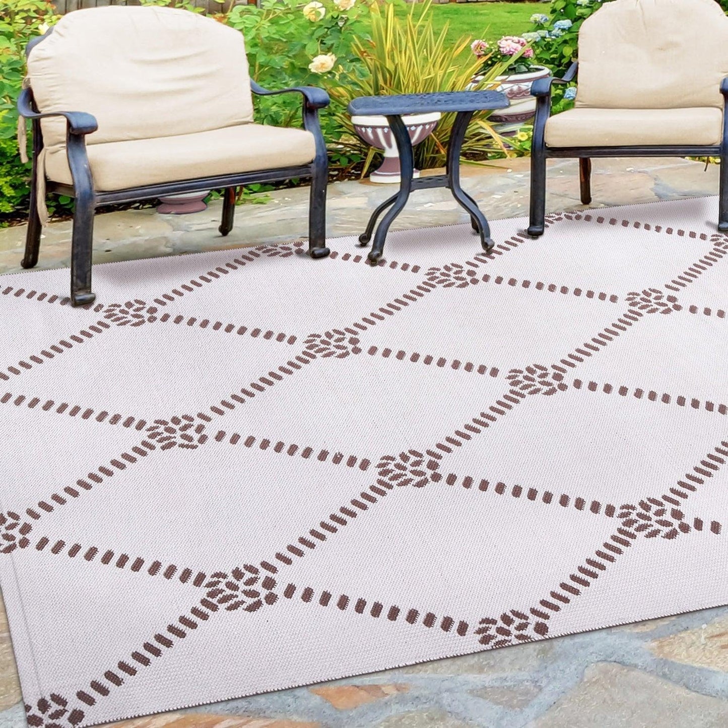 Superior Coastal Geometric Lattice Indoor Outdoor Luxurious Area Rug - Ivory