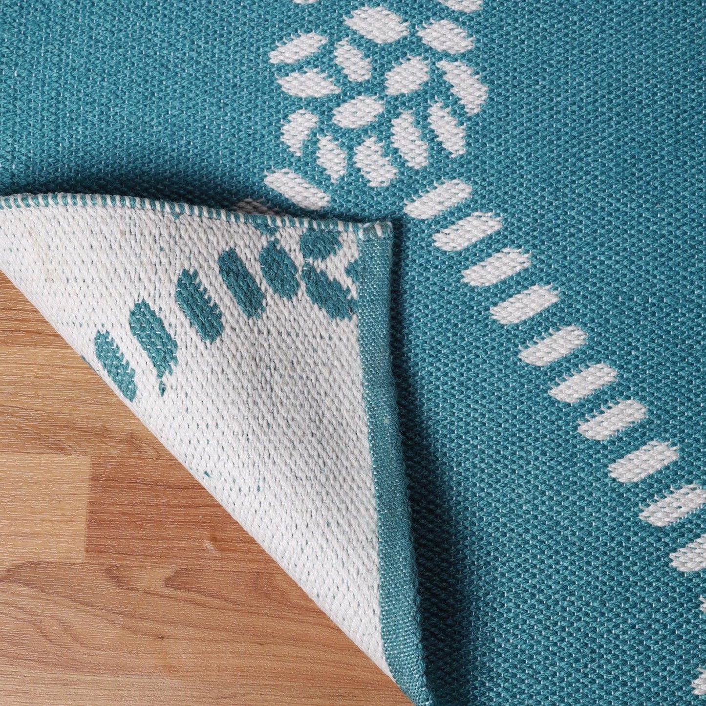 Superior Coastal Geometric Lattice Indoor Outdoor Luxurious Area Rug - Turquoise