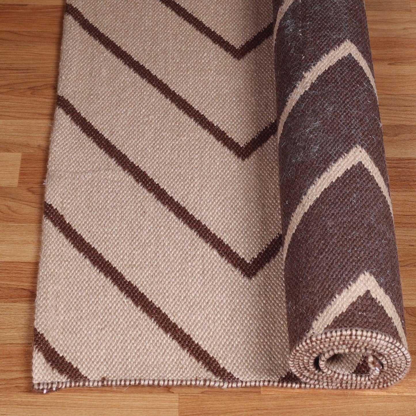 Superior Contemporary Chevron Zig-Zag Indoor Outdoor Area Rug - Beige