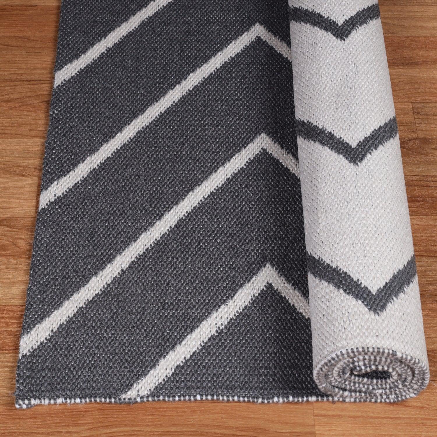 Superior Contemporary Chevron Zig-Zag Indoor Outdoor Area Rug - Grey