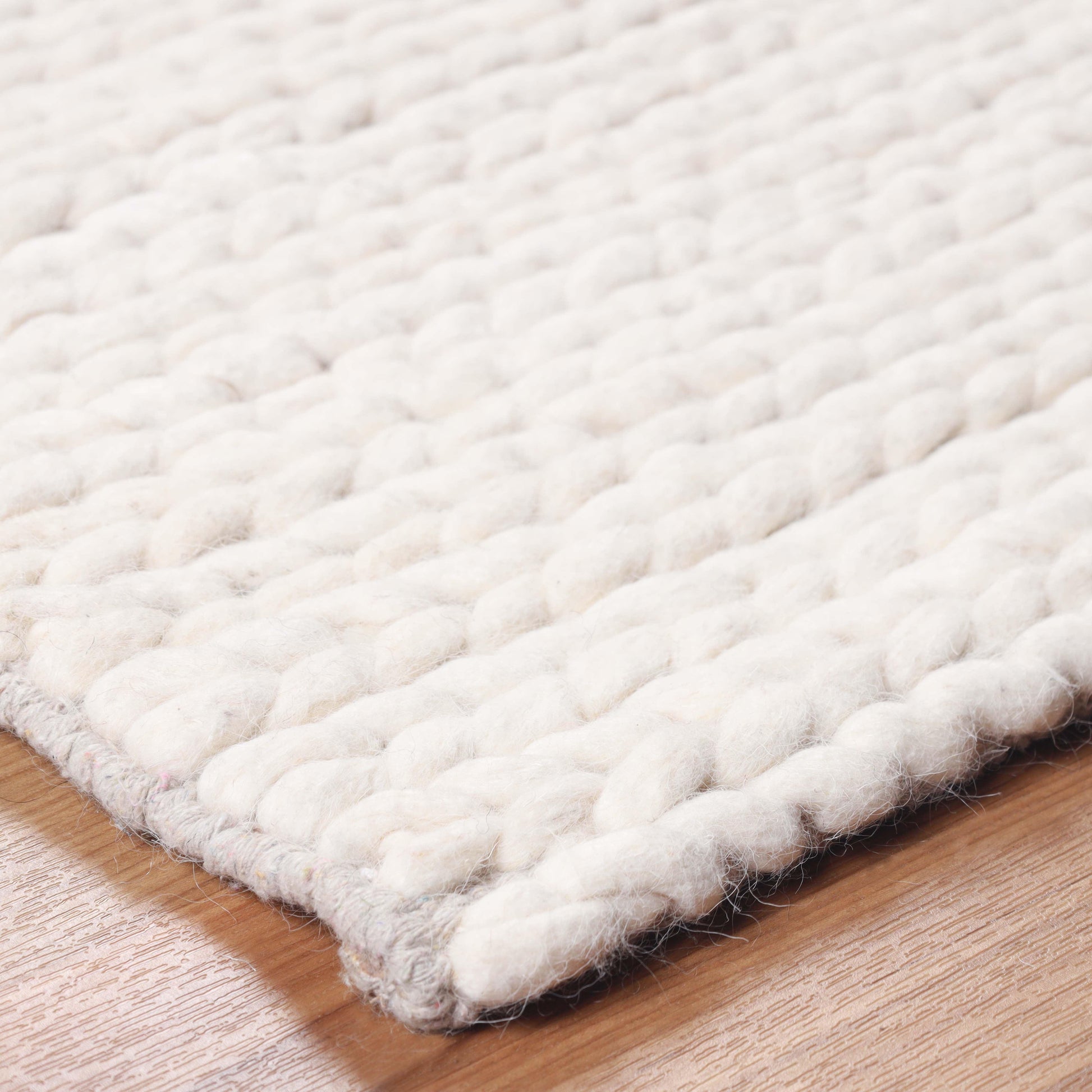 Superior Aero Hand-Braided Wool Indoor Area or Runner Rug - Off White