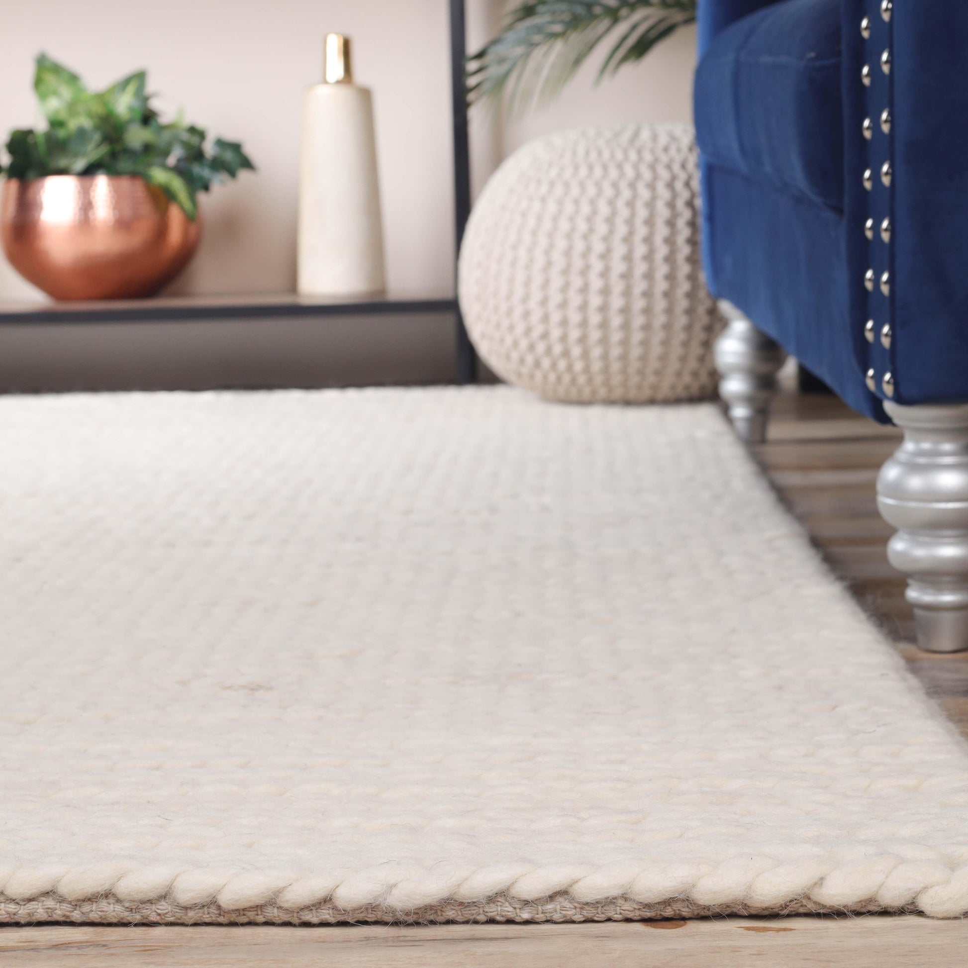 Superior Aero Hand-Braided Wool Indoor Area or Runner Rug - Off White