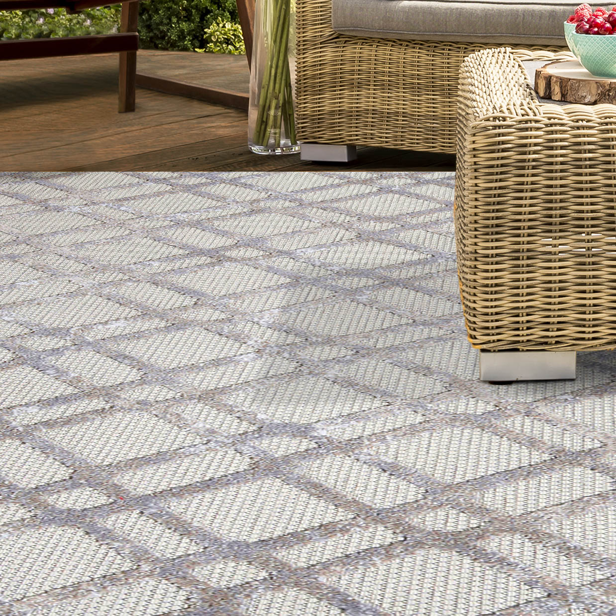 Superior Paxson Geometric Diamond Lattice Indoor/Outdoor Area Rug - Slate