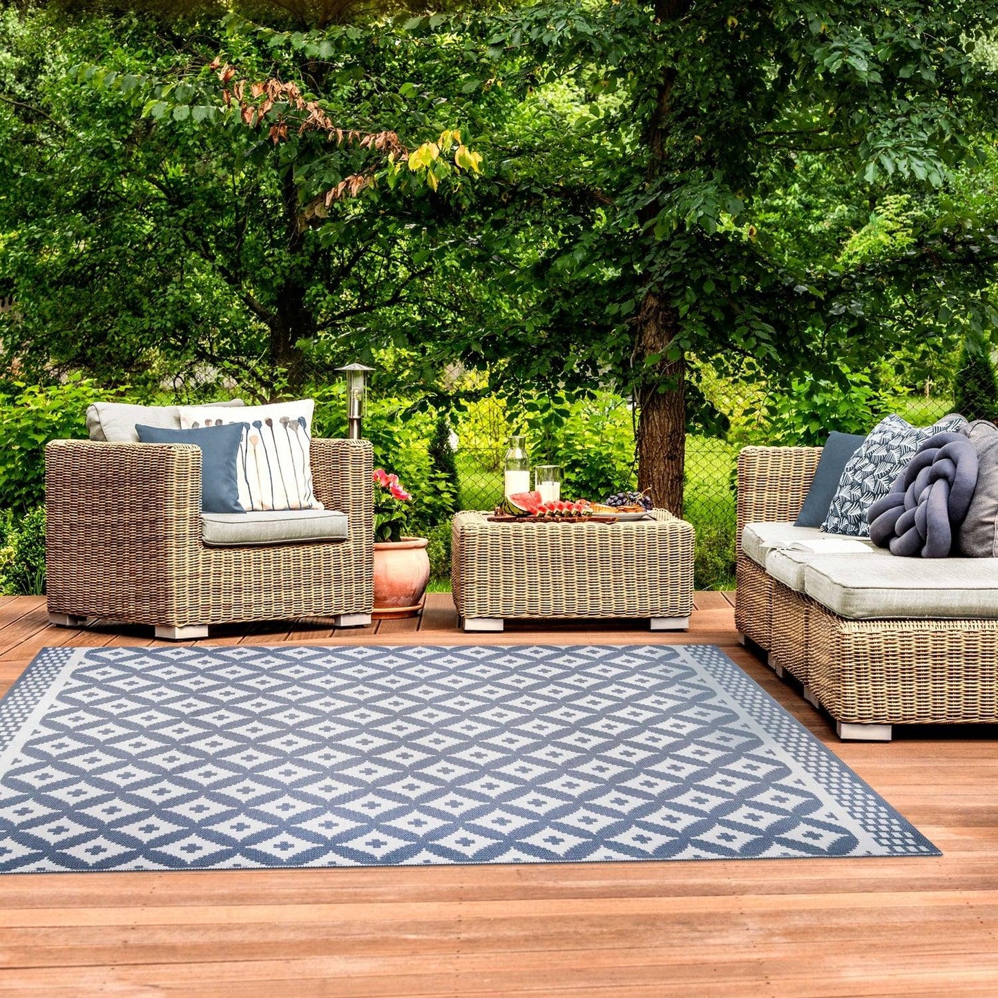 Superior Modern Geometric Lattice Indoor Outdoor Area Rug - Grey