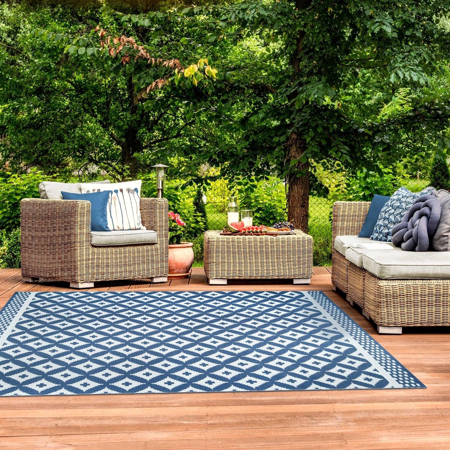 Superior Modern Geometric Lattice Indoor Outdoor Area Rug - Navy