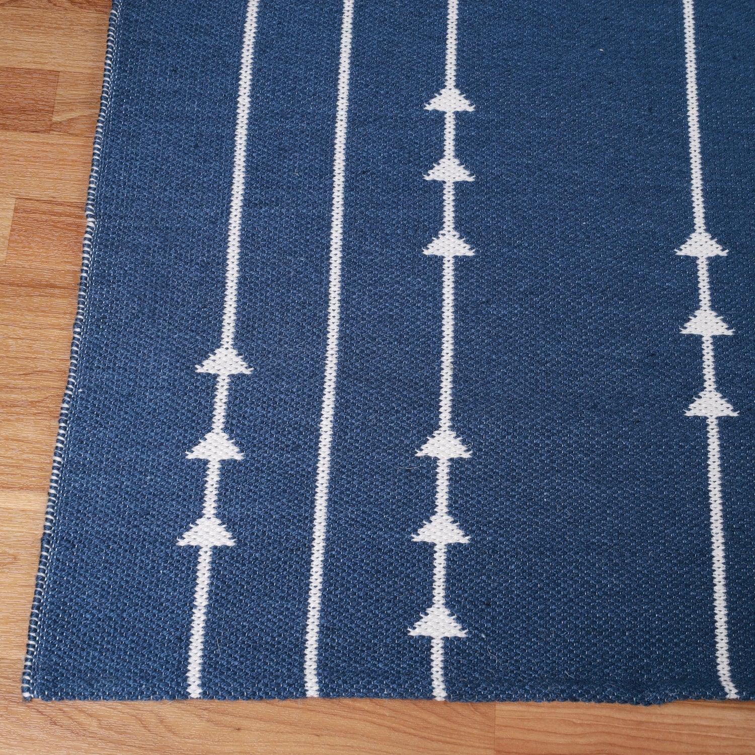 Superior Bohemian Arrow Line Pattern Indoor Outdoor Area Rug - Navy Blue