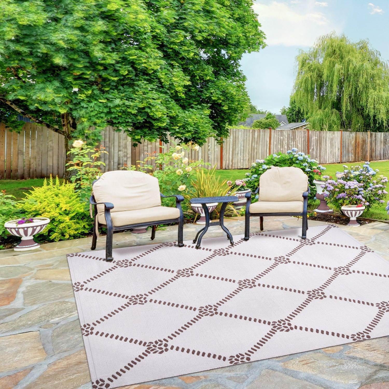 Superior Coastal Geometric Lattice Indoor Outdoor Luxurious Area Rug - Ivory