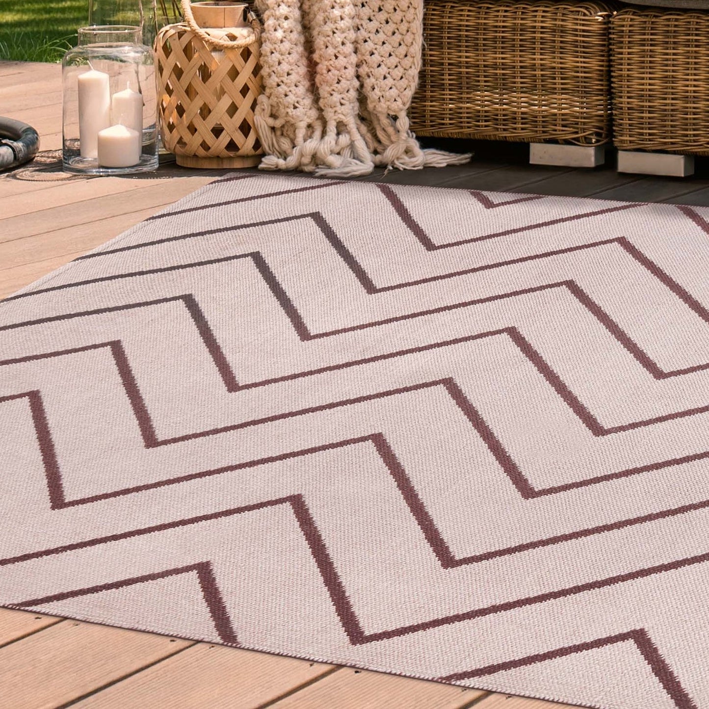 Superior Contemporary Chevron Zig-Zag Indoor Outdoor Area Rug - Beige