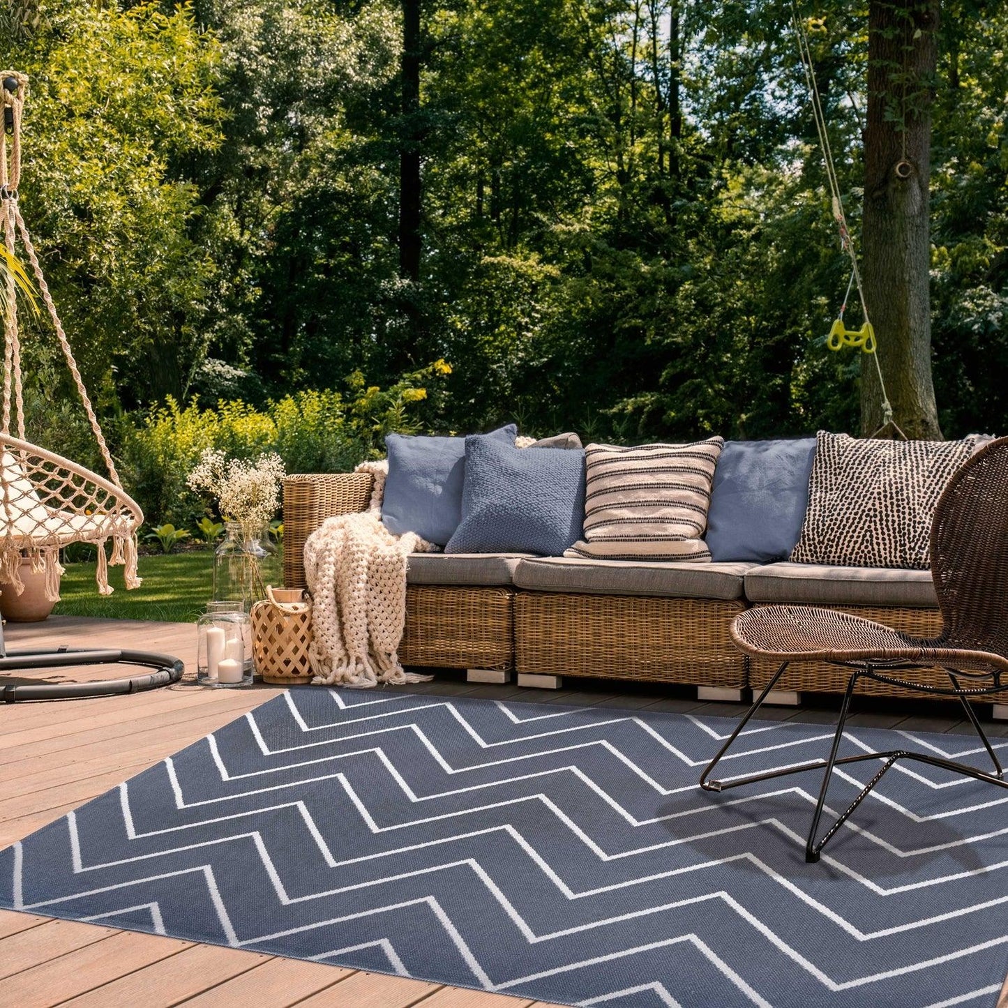 Superior Contemporary Chevron Zig-Zag Indoor Outdoor Area Rug - Grey