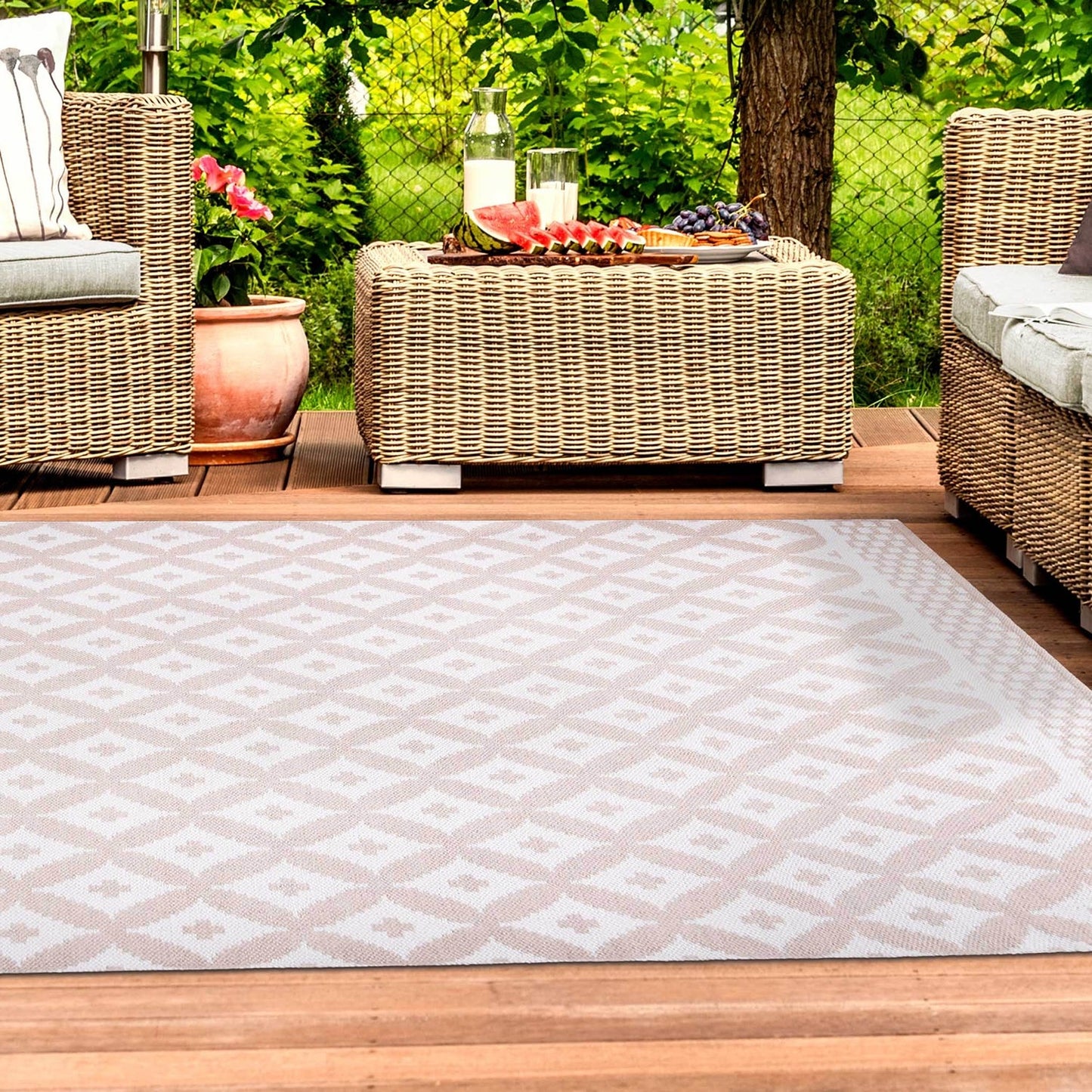 Superior Modern Geometric Lattice Indoor Outdoor Area Rug - Beige