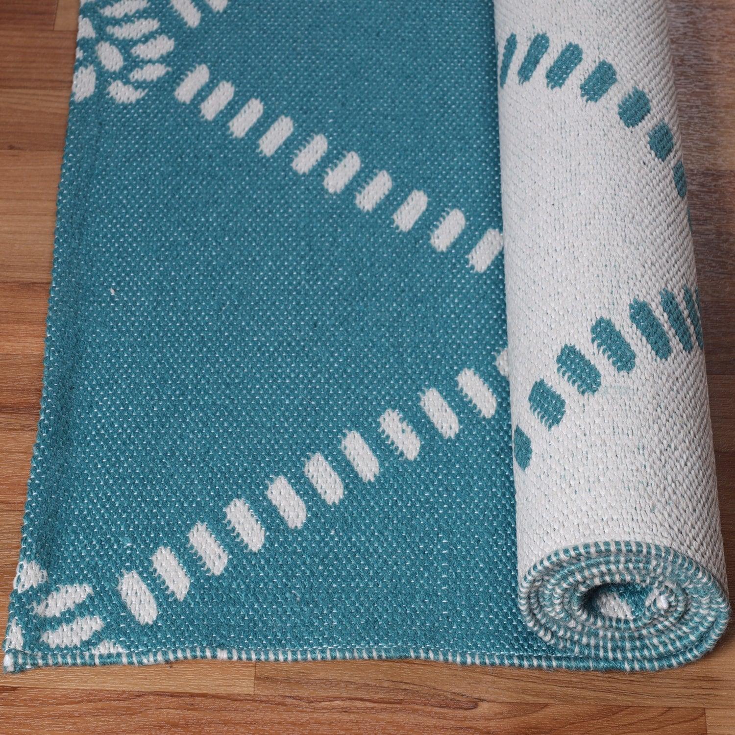 Superior Coastal Geometric Lattice Indoor Outdoor Luxurious Area Rug - Turquoise