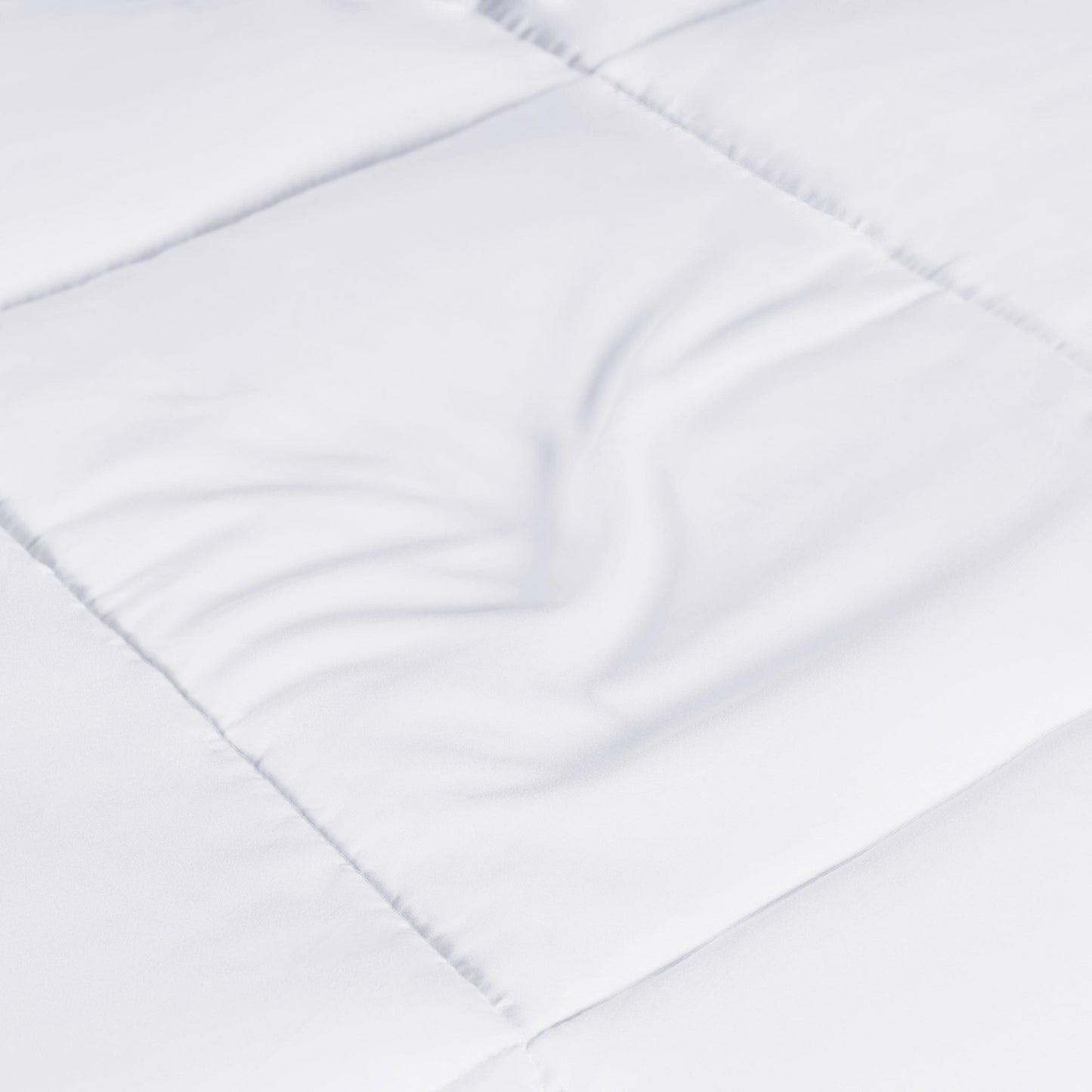 Superior Solid All Season Down Alternative Microfiber Comforter - white