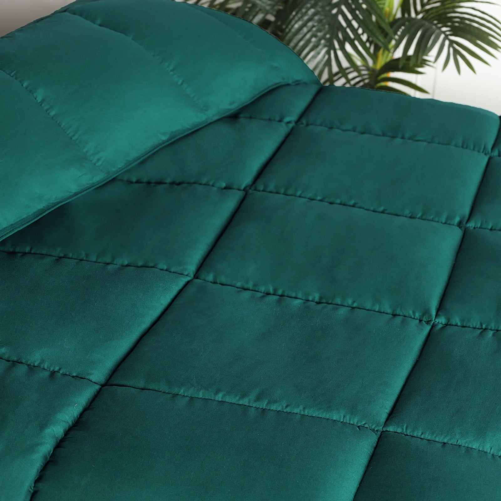 Superior Solid All Season Down Alternative Microfiber Comforter - Hunter Green