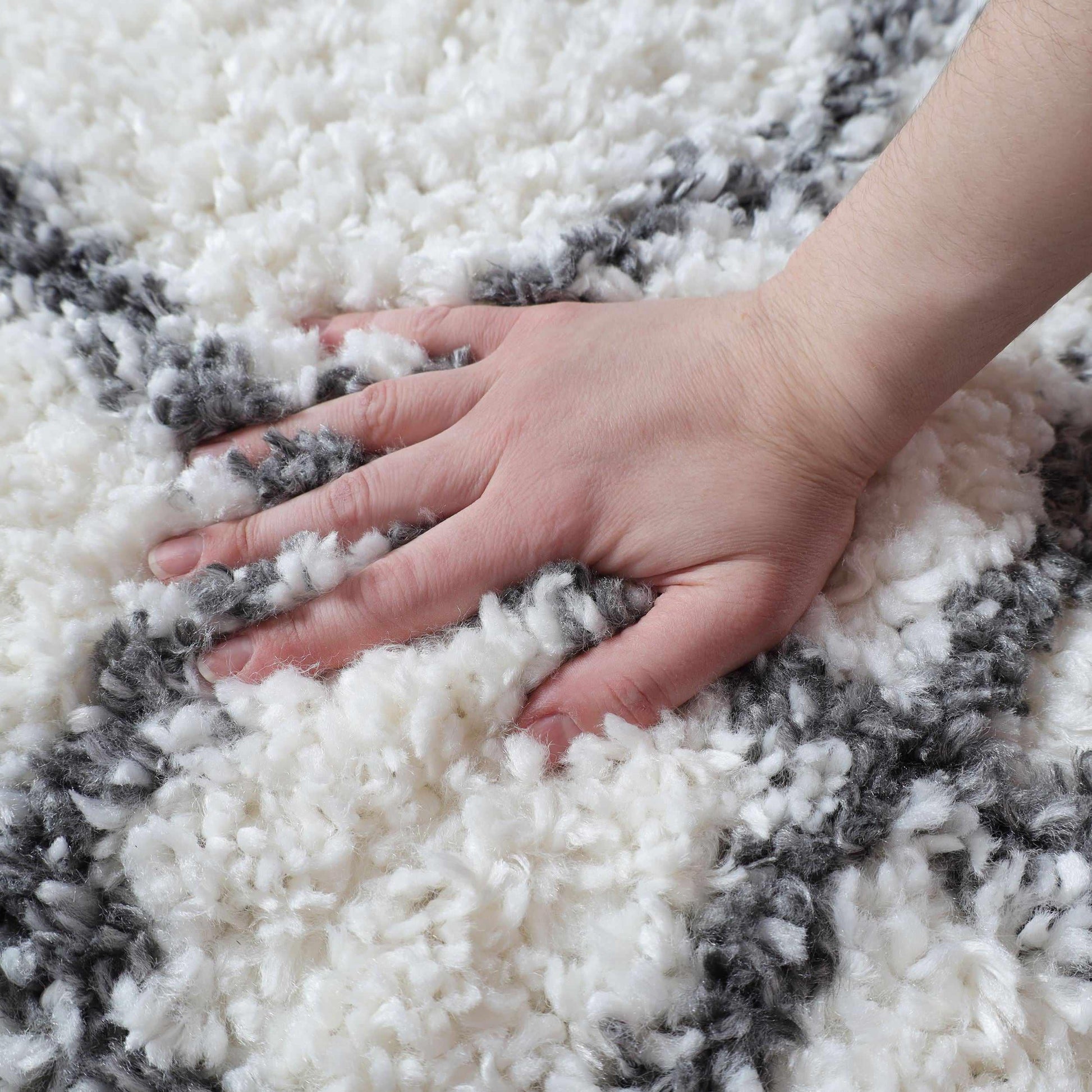 Superior Boho Geometric Diamonds Indoor Plush Shag Area Rug with Tassels - Cream-Grey