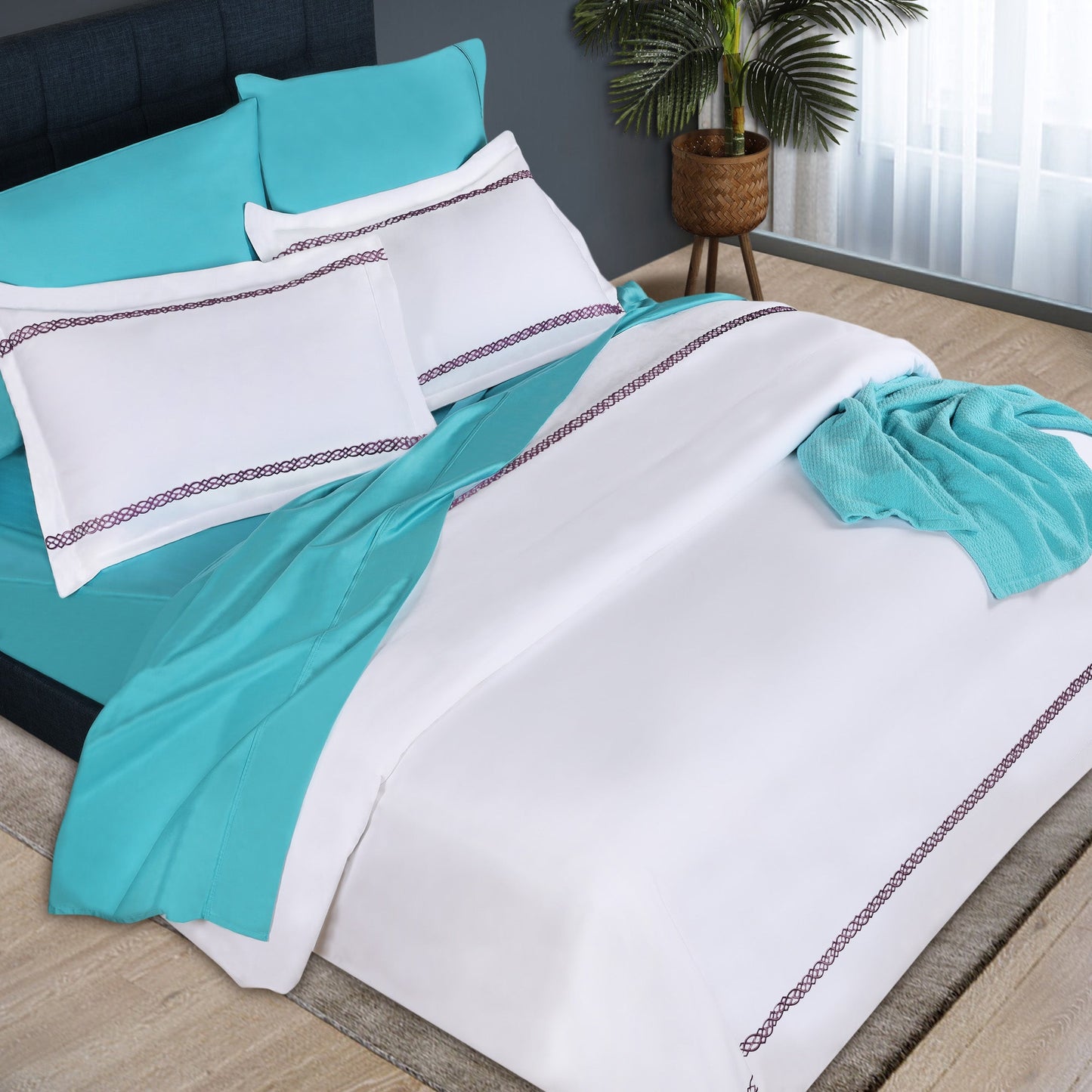 1000 Thread Count Egyptian Cotton Embroidered Duvet Cover Set - White/Plum