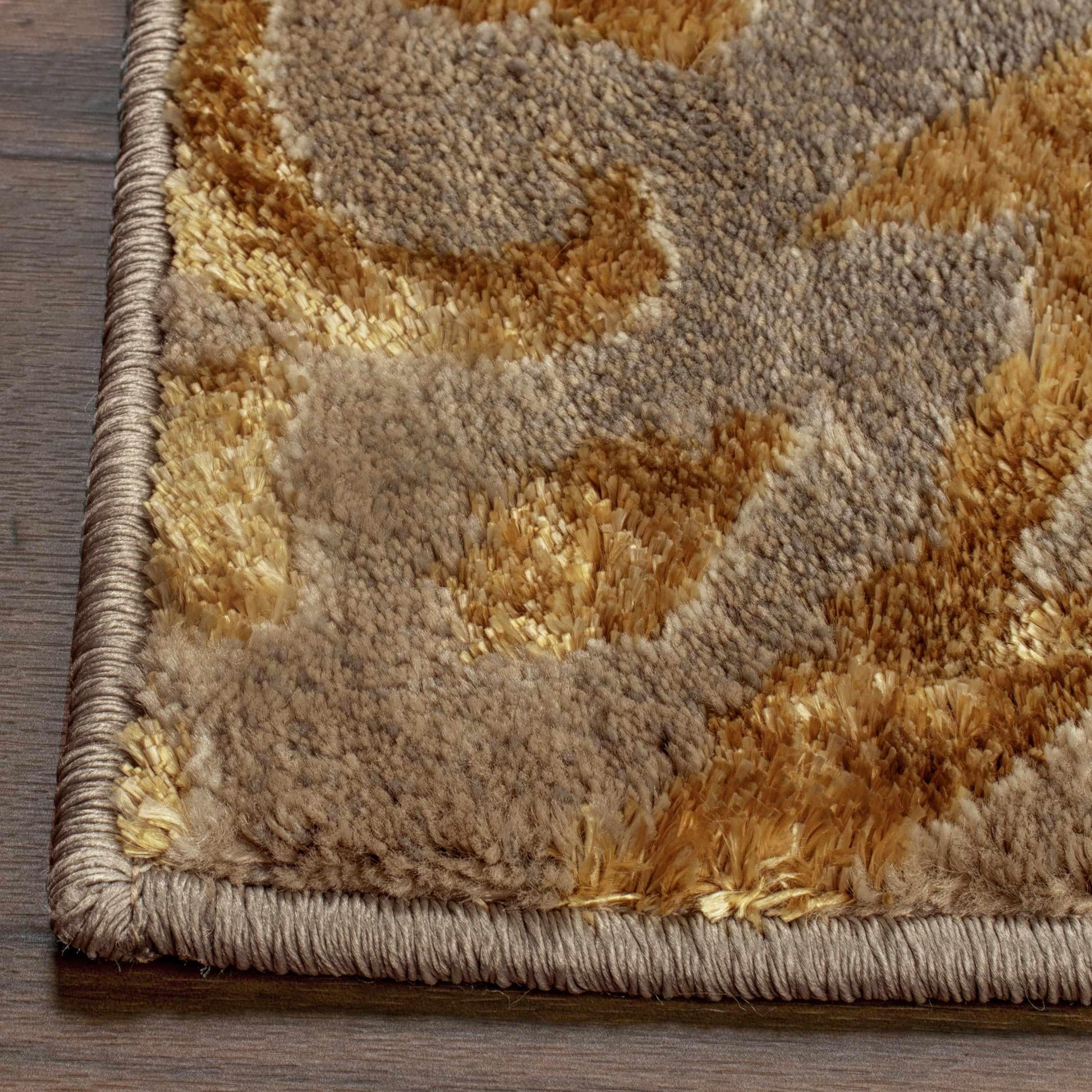  Cressida Distressed Damask Area Rug