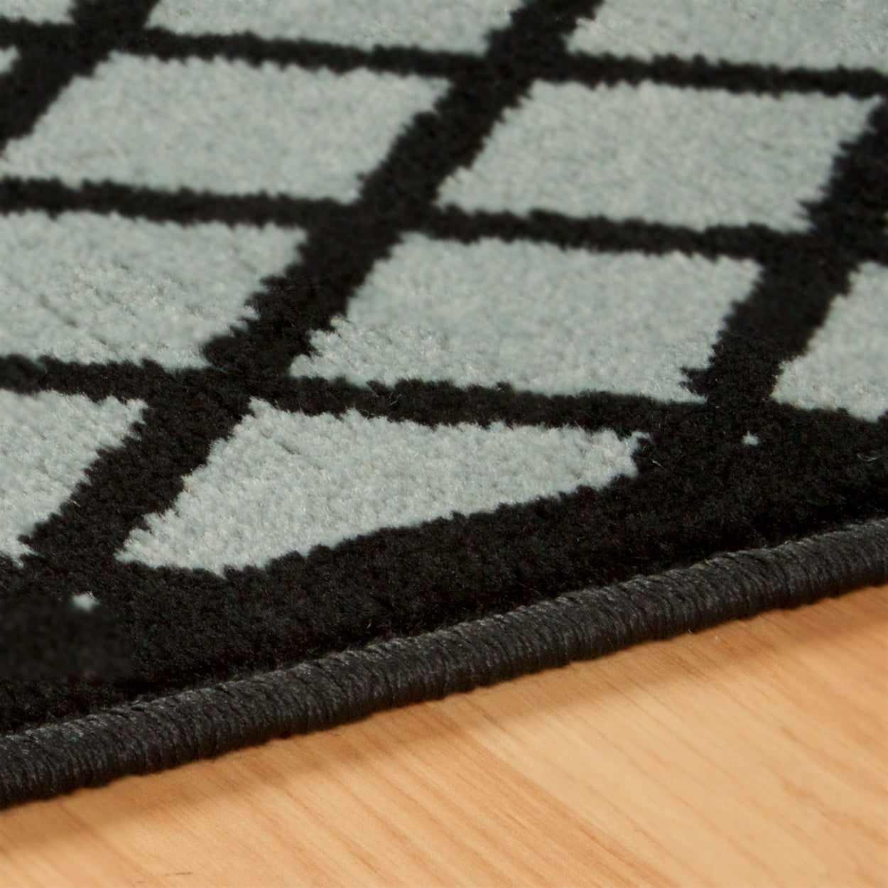 Davenport Diamond Geometric Contemporary Area Rug