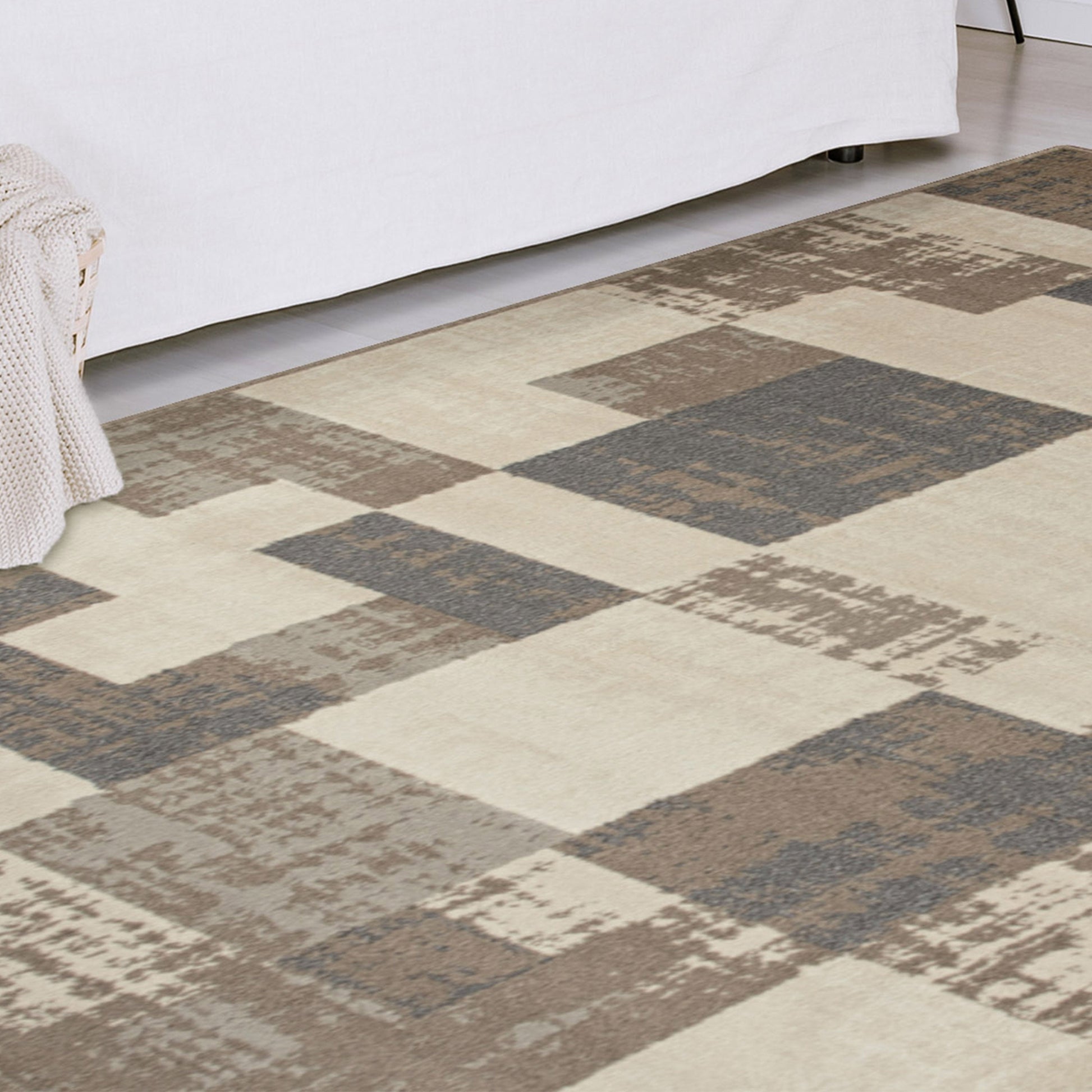 Superior Merewood Modern Distressed Abstract Geometric Indoor Area Rug