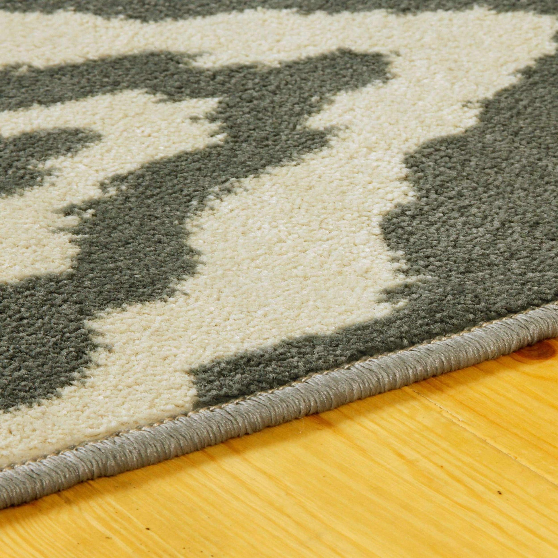 Superior Oversized Diamond Lattice Contemporary Area Rug