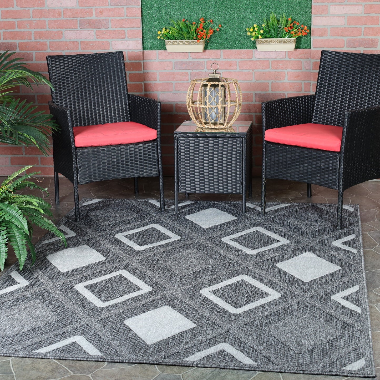 Superior Daelyn Modern Diamond Lattice Indoor/Outdoor Area Rug - Grey