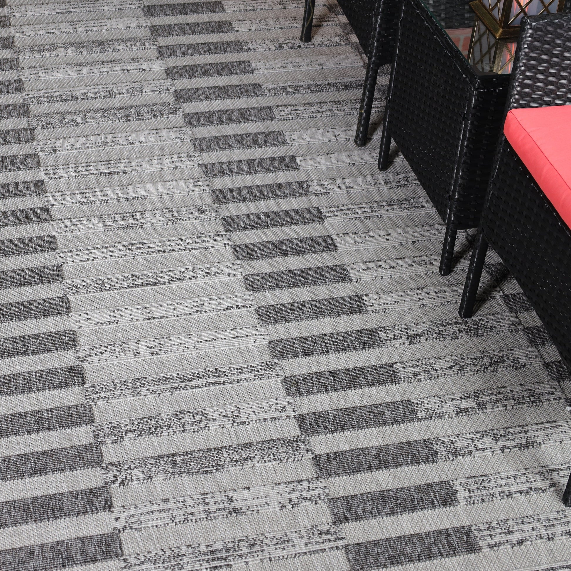Superior Grayson Geometric Striped Modern Indoor/Outdoor Area Rug - Grey