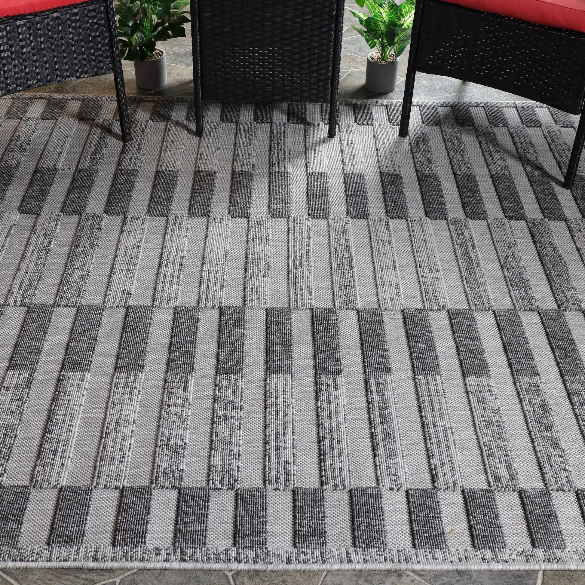 Superior Grayson Geometric Striped Modern Indoor/Outdoor Area Rug - Grey