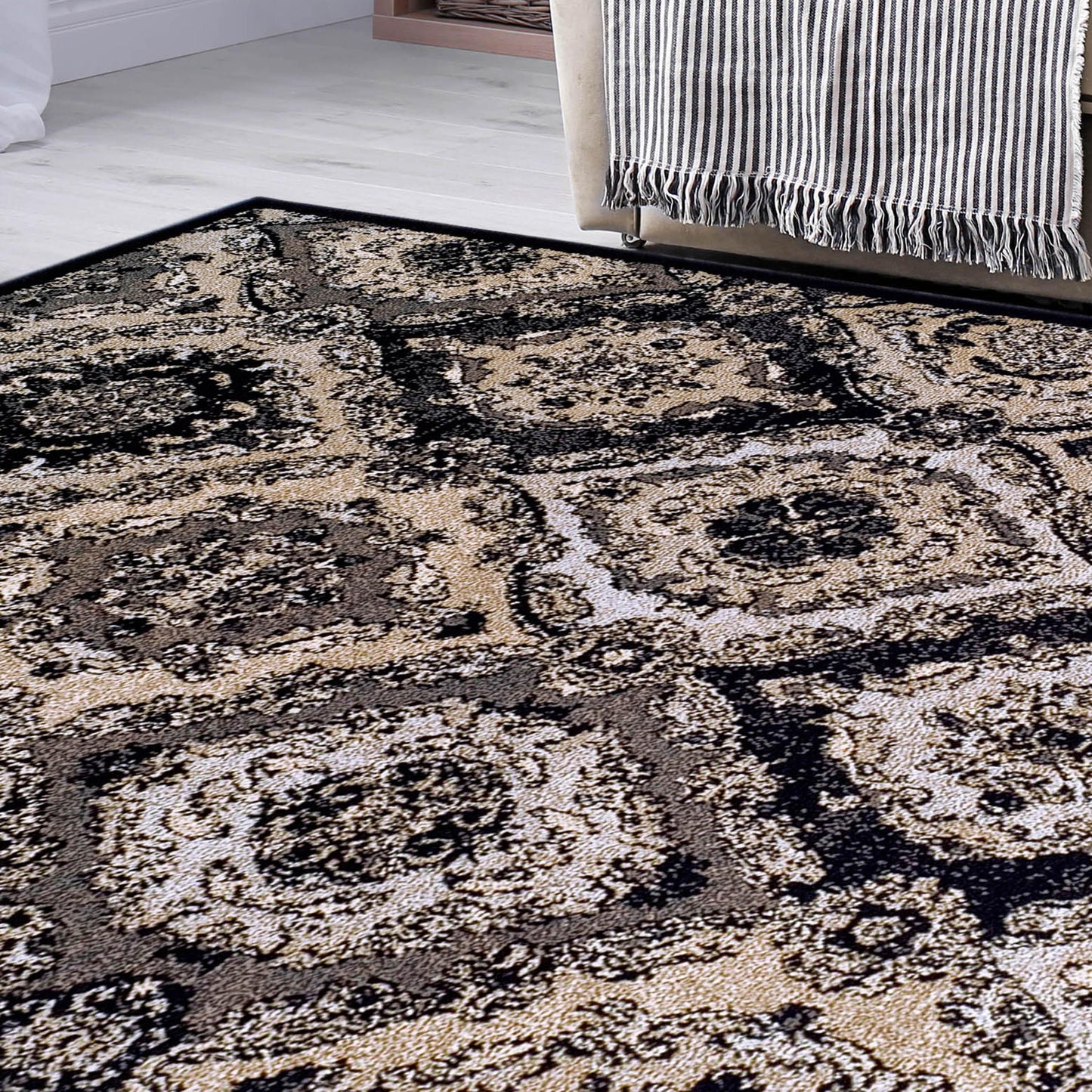  Superior Hayden Baroque Medallion Trellis Area Rug - Black
