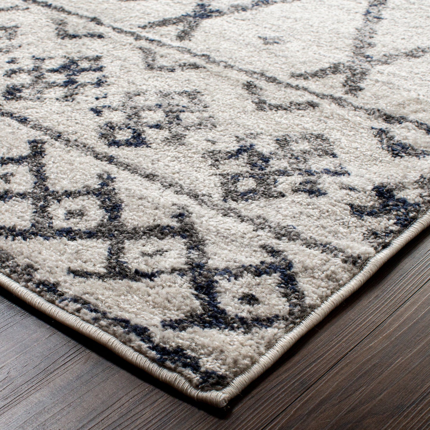  Superior Hotoko Distressed Aztec Geometric Contemporary Area Rug - Charcoal