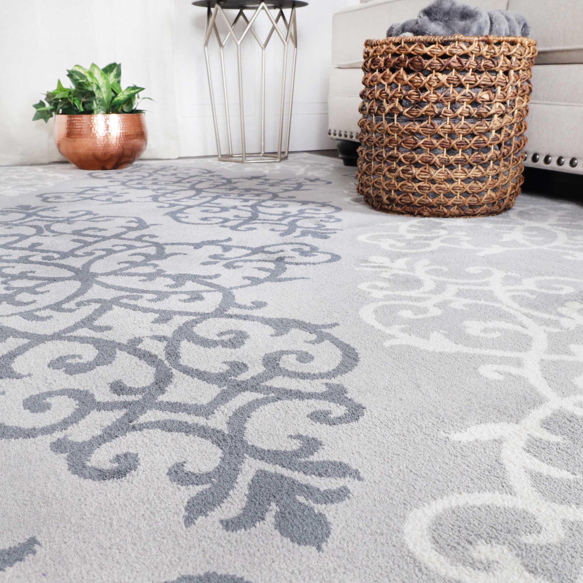 Superior Contemporary Medallion Indoor Area or Runner Rug - Platinum