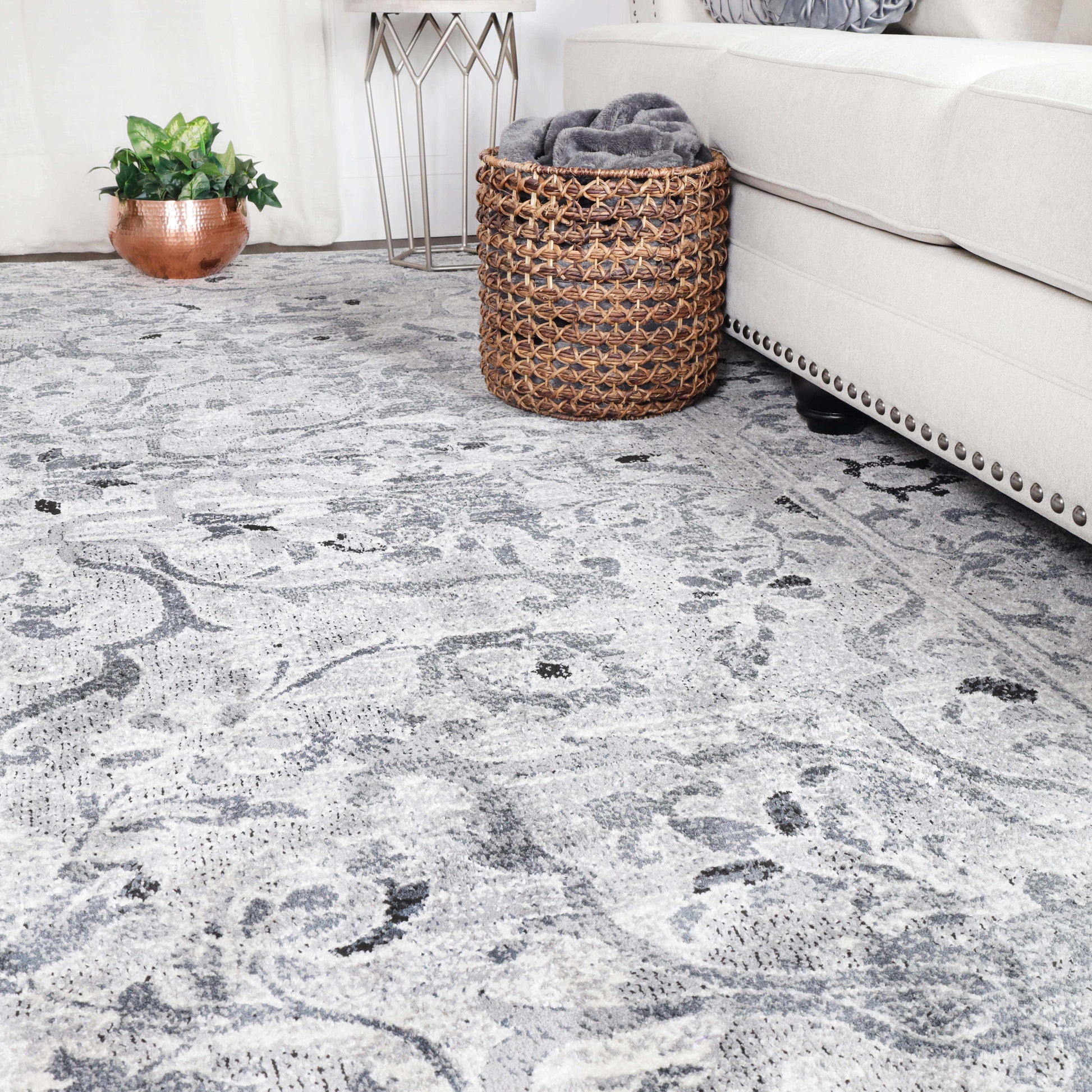 Caine Distressed Florals Modern Indoor Area Rug - Platinum