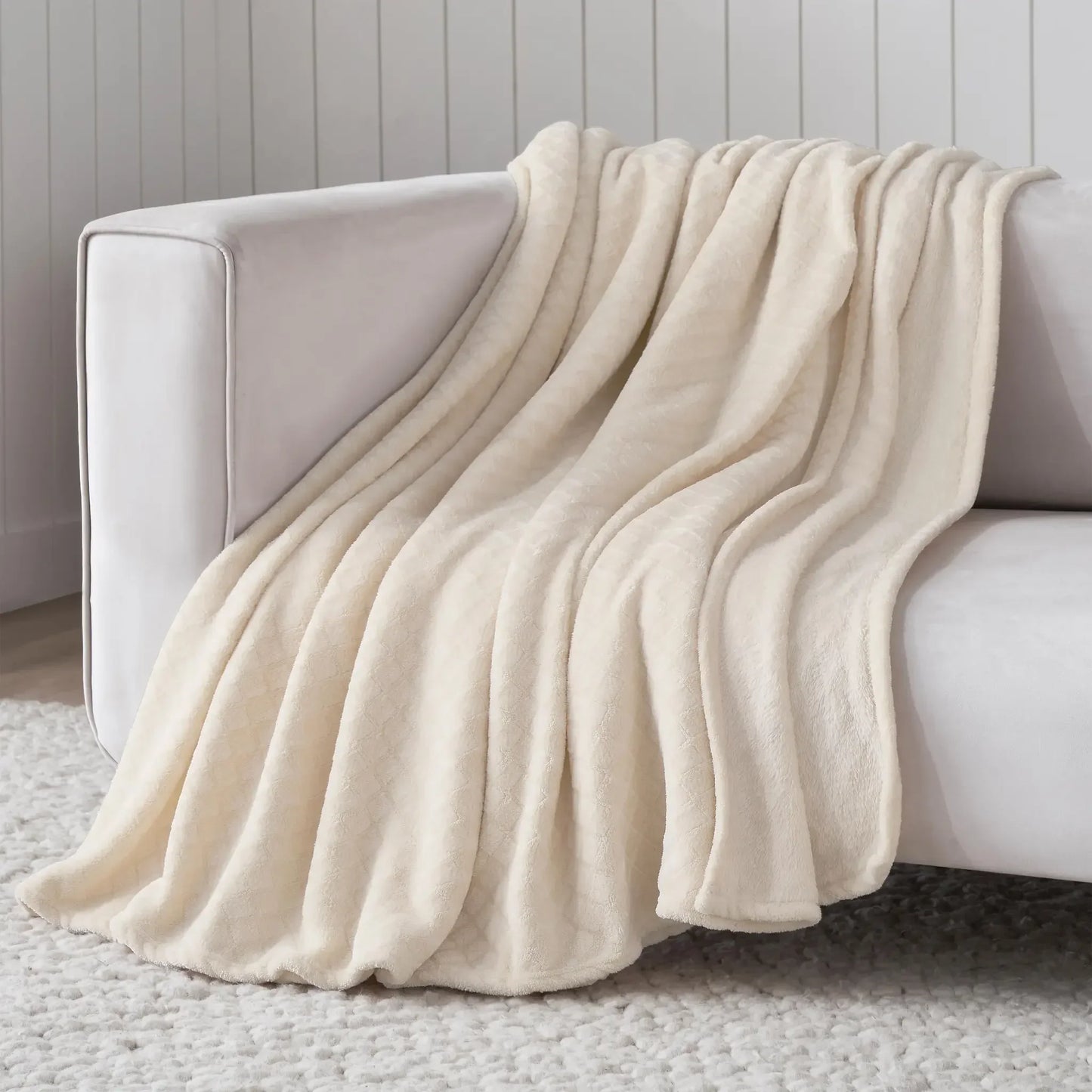 Alaska Diamond Fleece Plush Ultra-Soft Fluffy Blanket