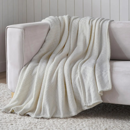 Alaska Diamond Fleece Plush Ultra-Soft Fluffy Blanket