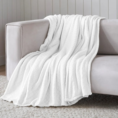 Alaska Diamond Fleece Plush Ultra-Soft Fluffy Blanket