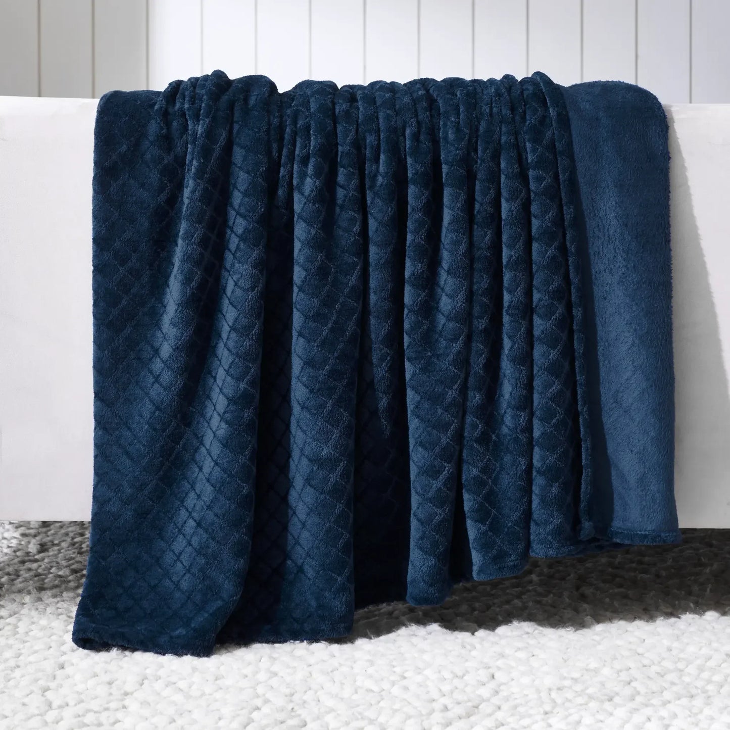 Alaska Diamond Fleece Plush Ultra-Soft Fluffy Blanket