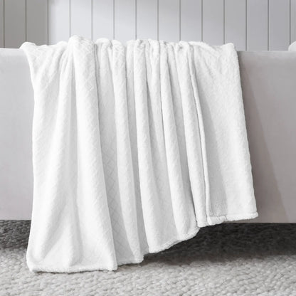 Alaska Diamond Fleece Plush Ultra-Soft Fluffy Blanket