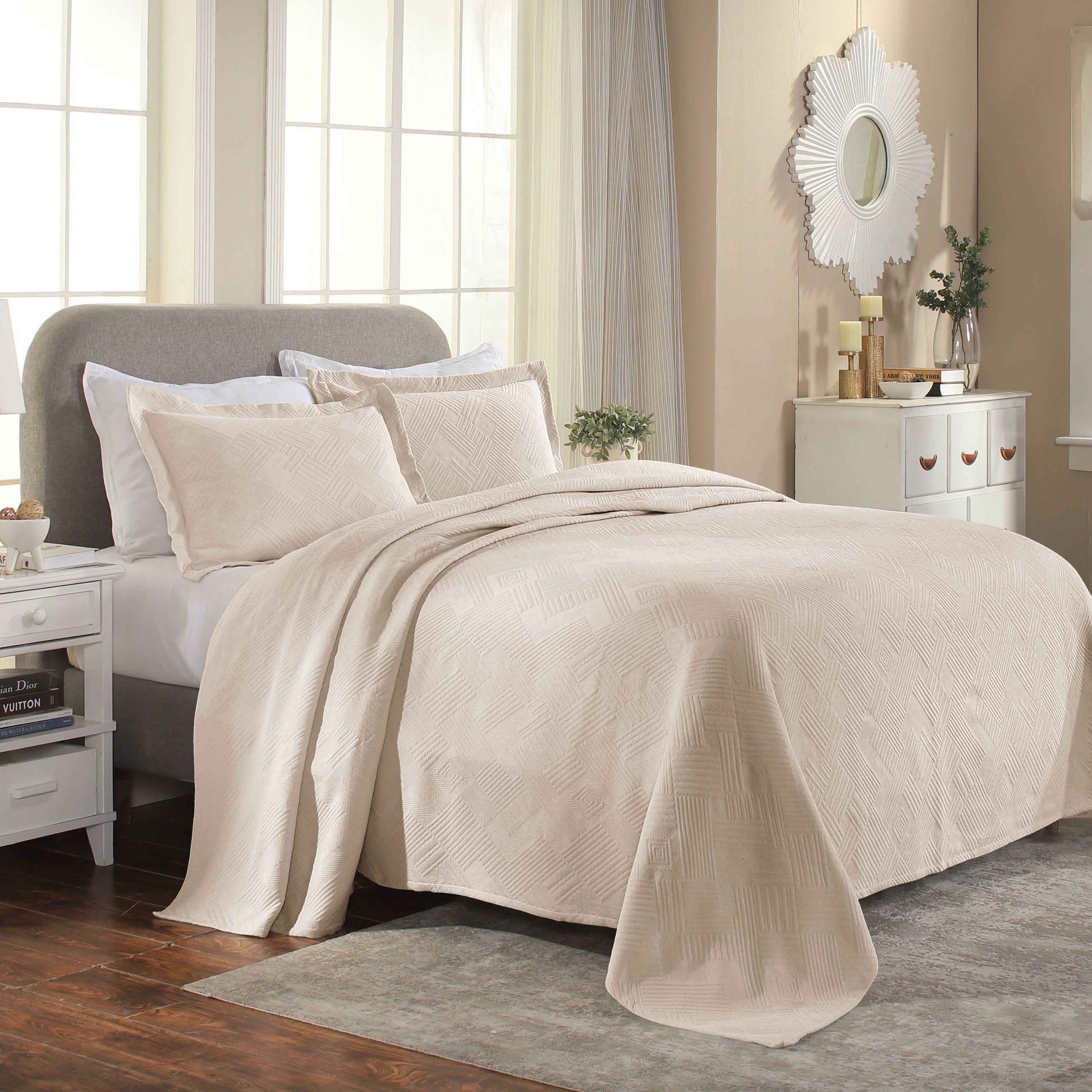 Cotton Jacquard Matelassé Scalloped Geometric Fret Bedspread Set - Bisque