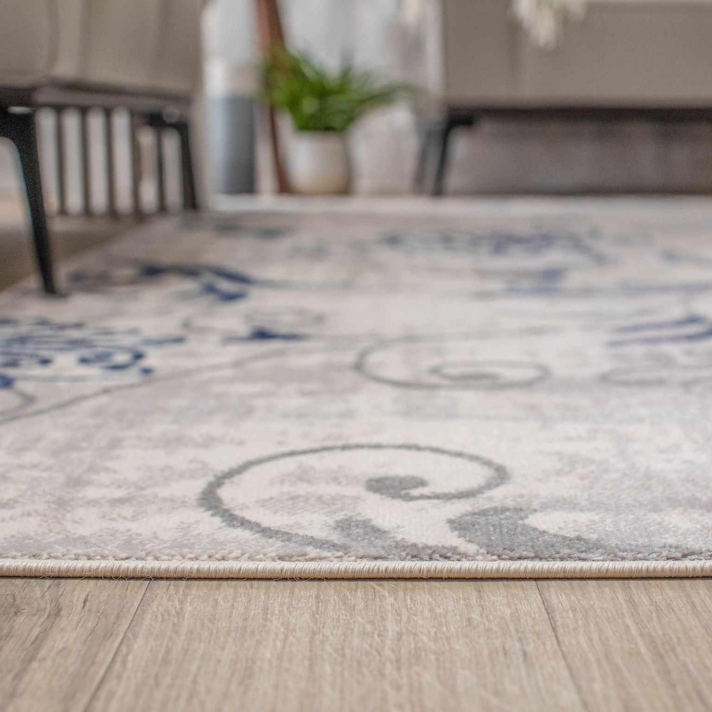 Superior Briony Modern Floral Area Rug - Cobalt Blue