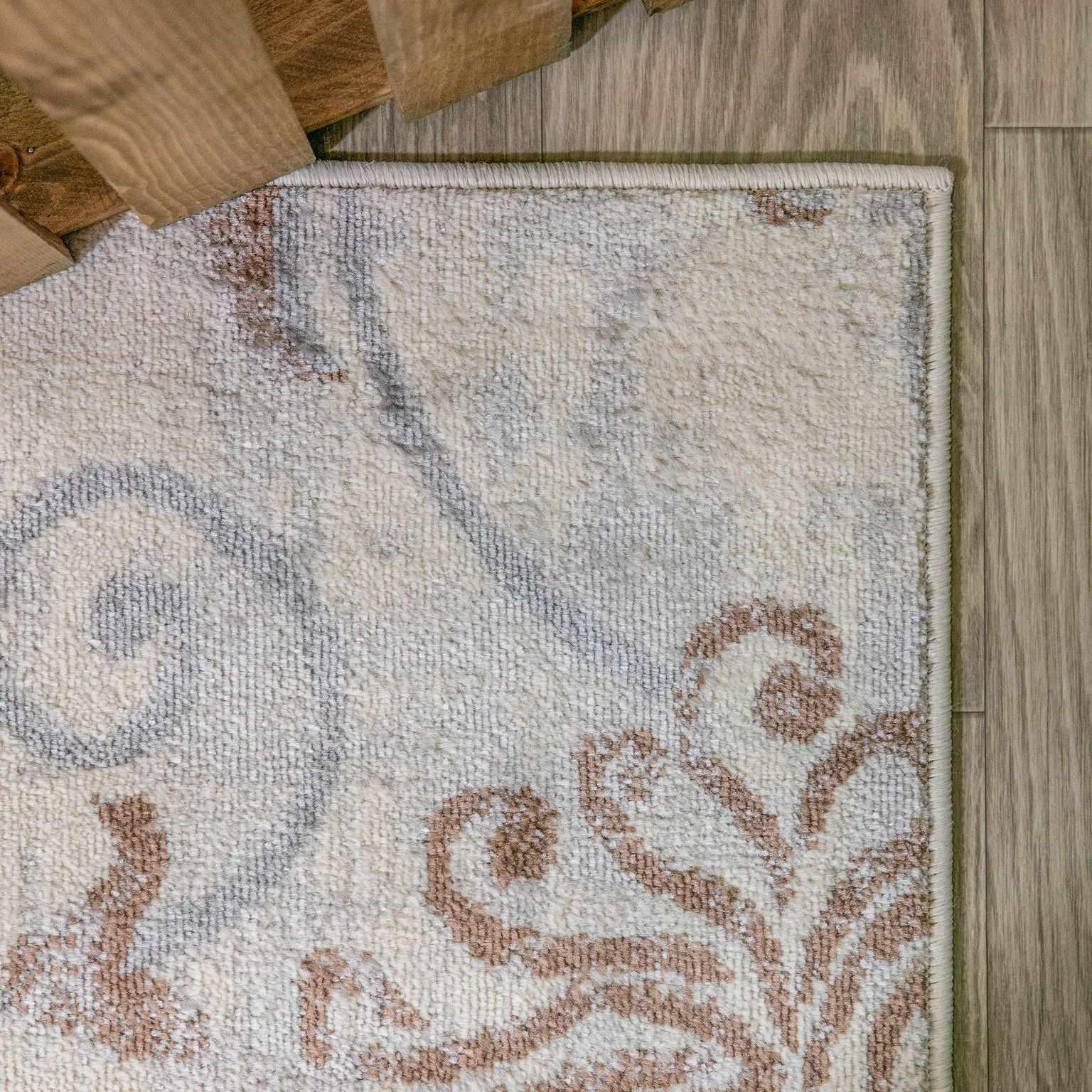 Superior Briony Modern Floral Area Rug - Hazelnut