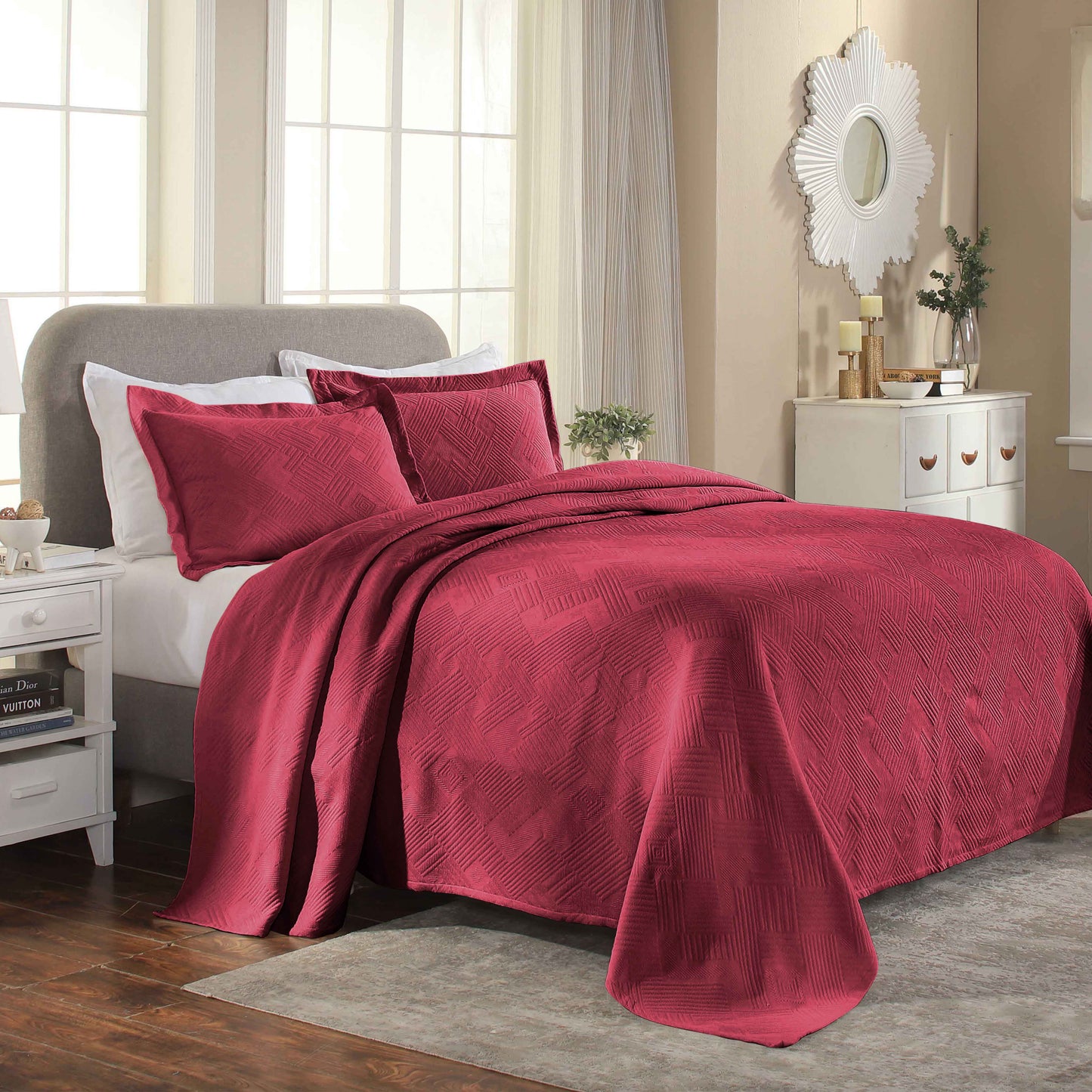 Cotton Jacquard Matelassé Scalloped Geometric Fret Bedspread Set - Burgundy