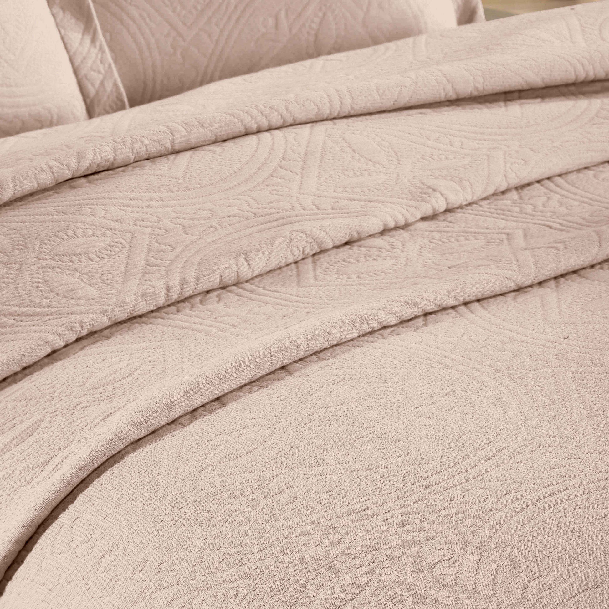 Celtic Circle Cotton Jacquard Matelasse Bedspread Set - Bisque