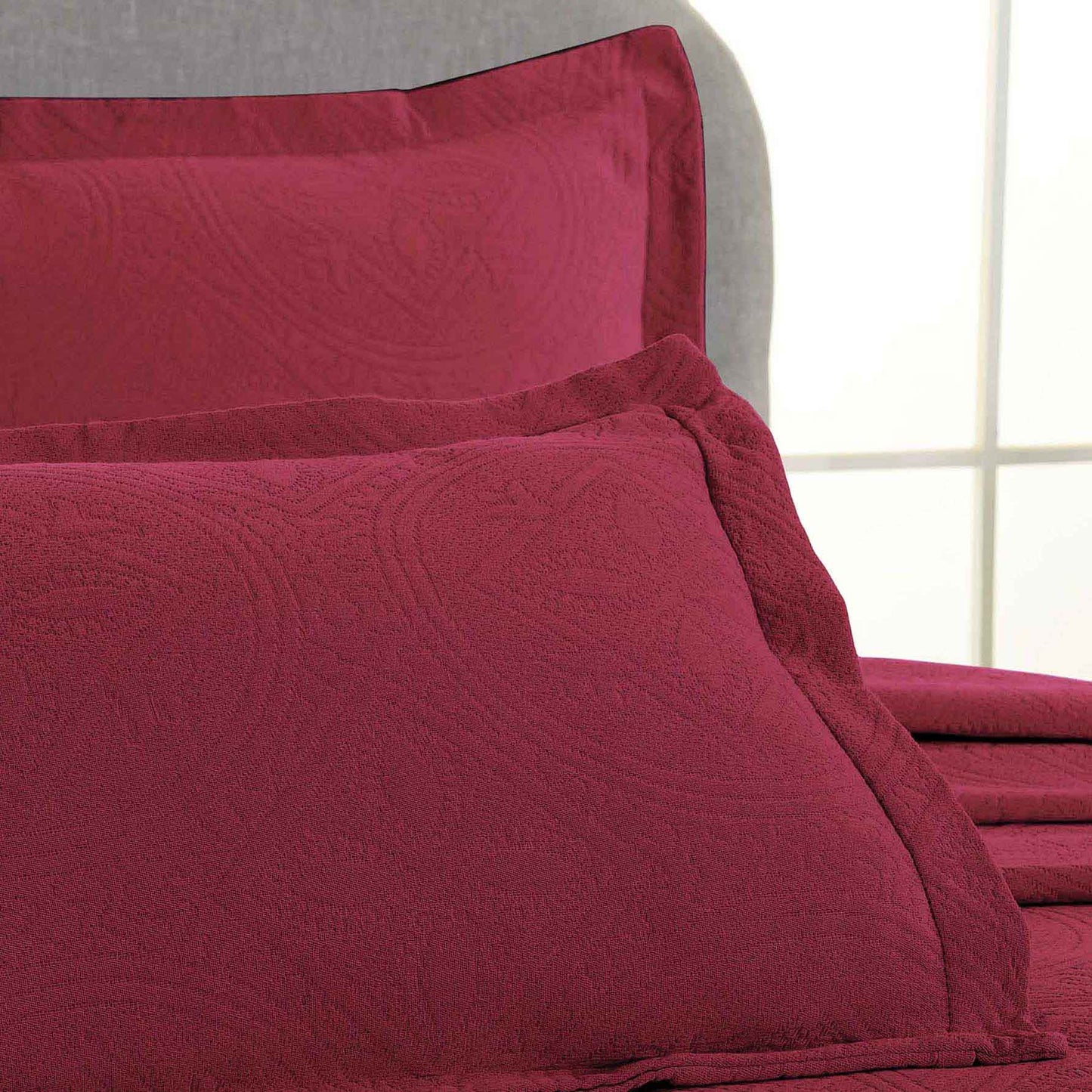 Celtic Circle Cotton Jacquard Matelasse Bedspread Set - Burgundy