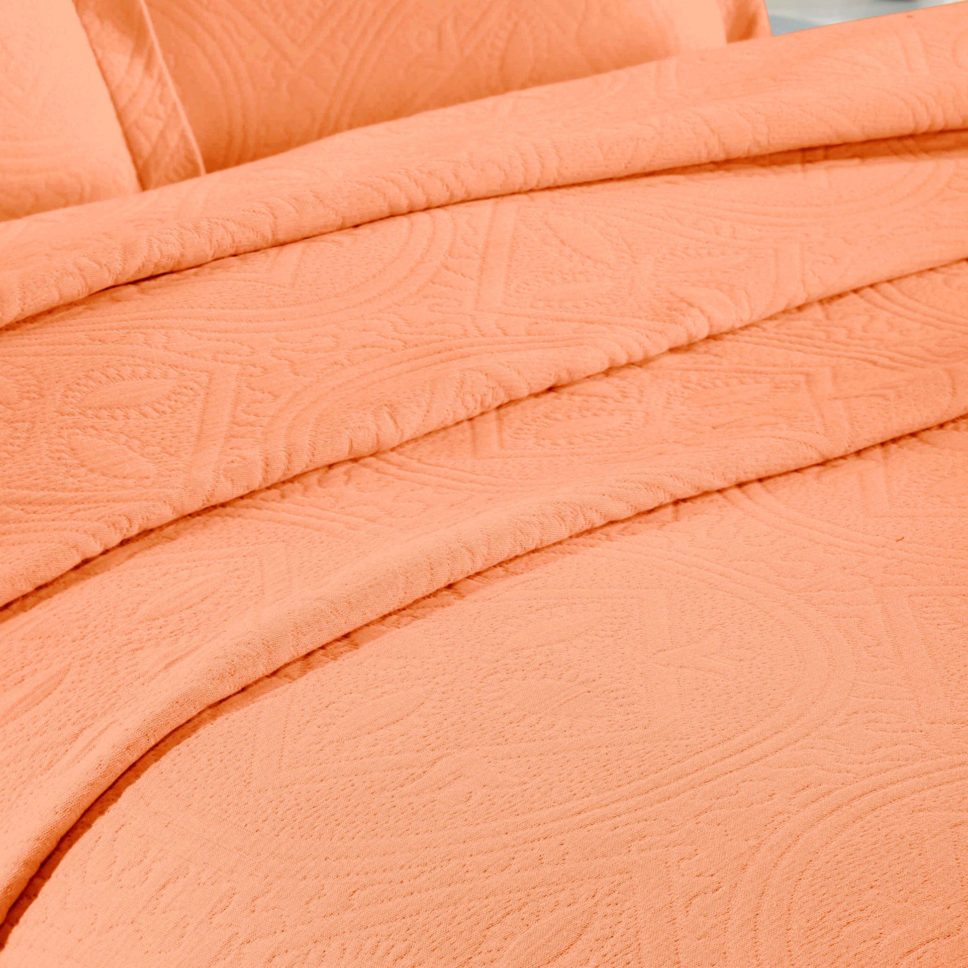 Celtic Circle Cotton Jacquard Matelasse Bedspread Set - Salmon