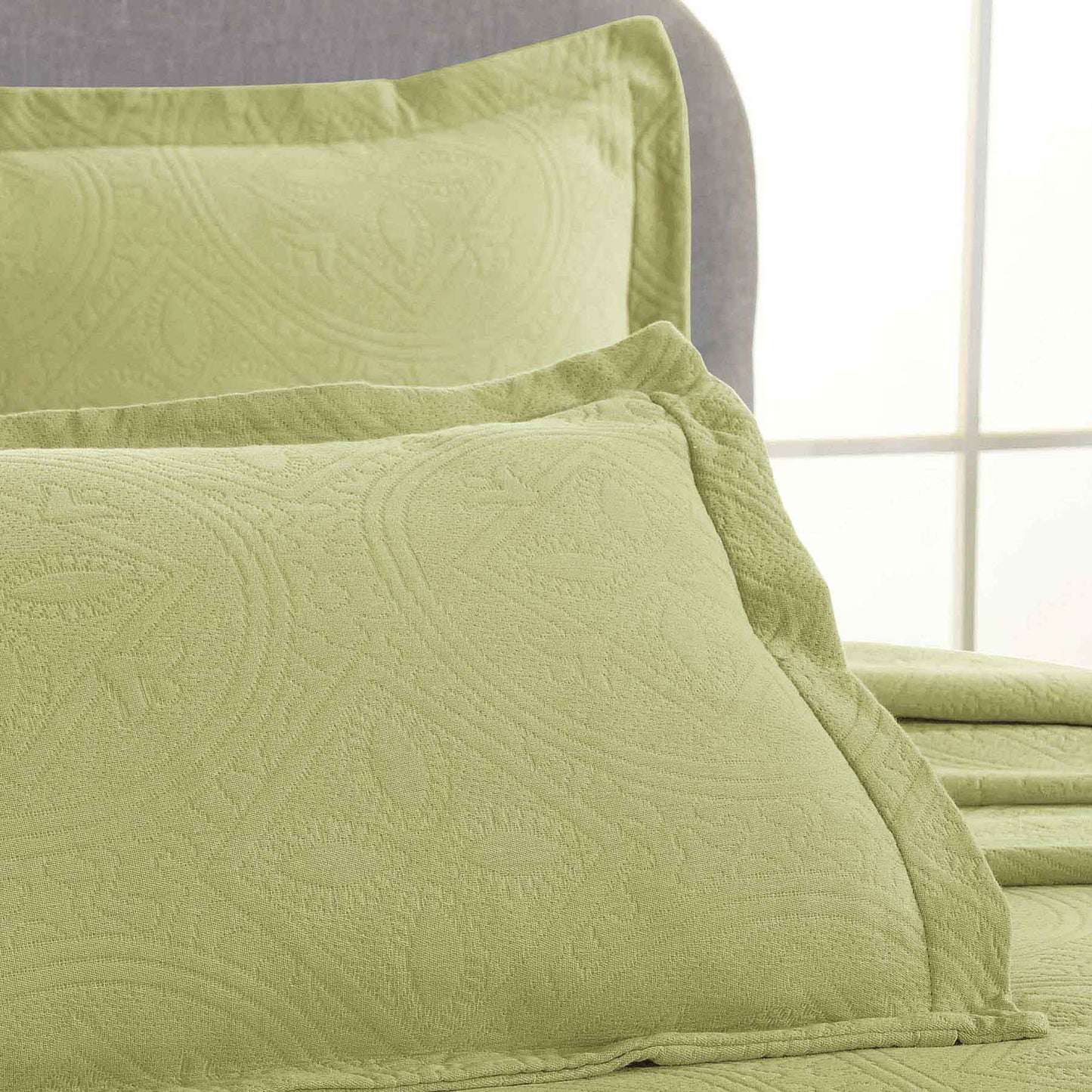 Celtic Circle Cotton Jacquard Matelasse Bedspread Set - SweetPea